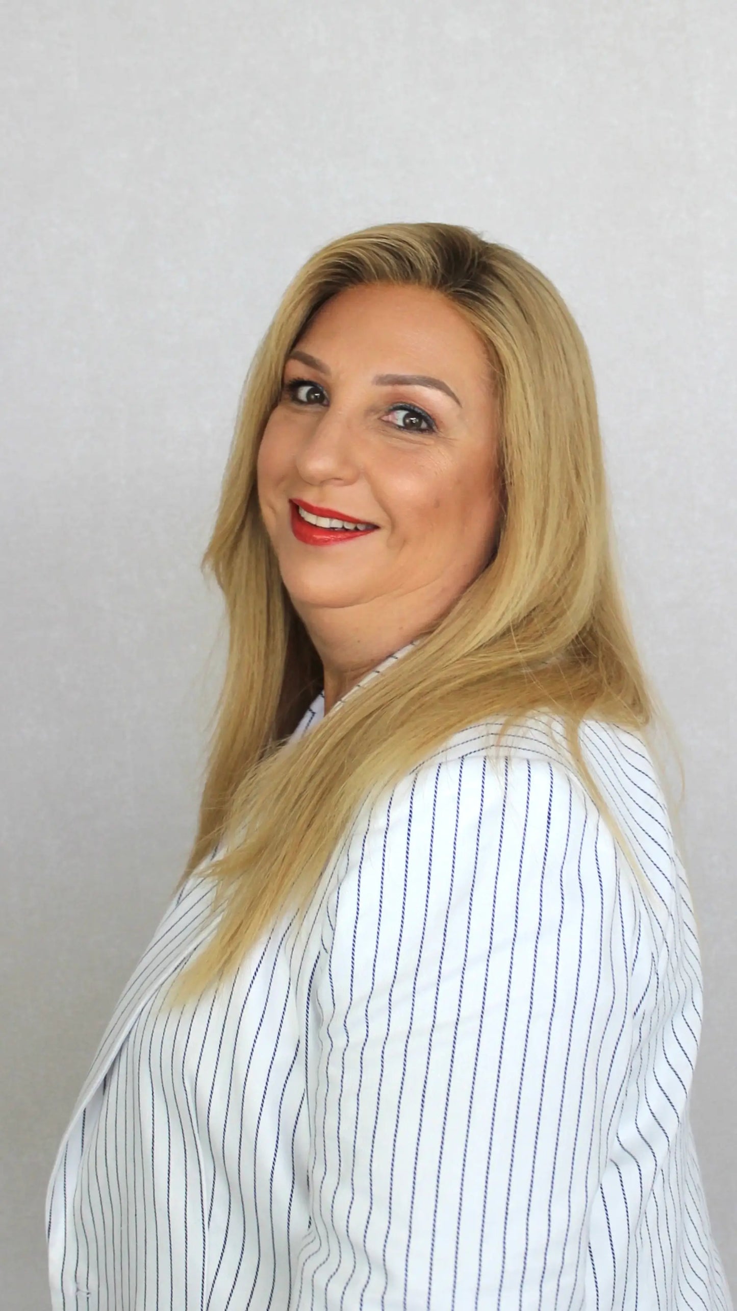 Warm Blonde Ombre – 20" Human Hair Lace Front Wig- Colour: Spring