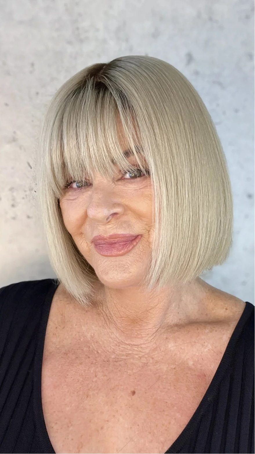 Clean Beige Blonde With Shadow Root ā 10" Human Hair Lace Front Wig - Colour: Milly