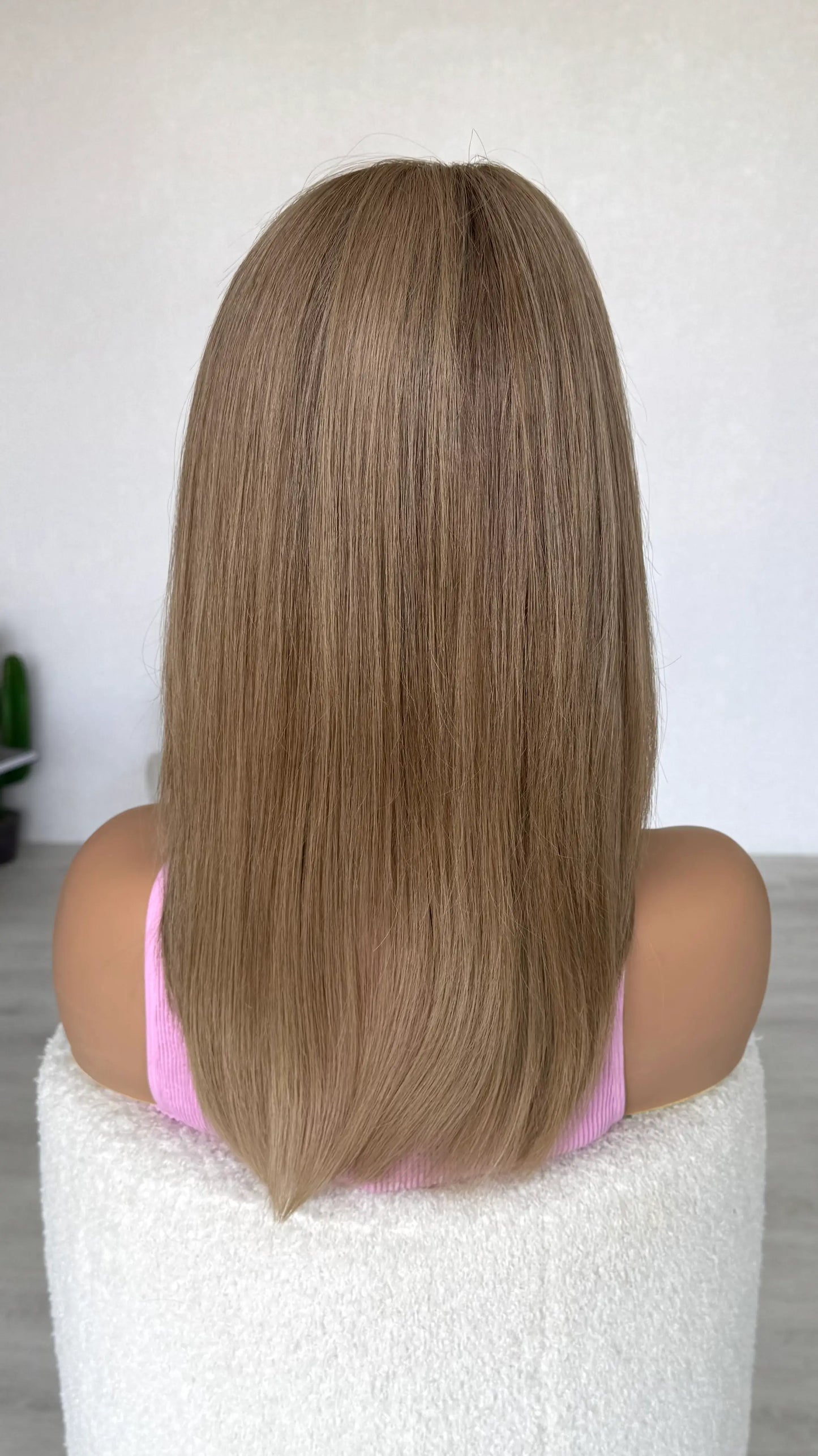 dirty blonde hair from the bak 18 inch length.