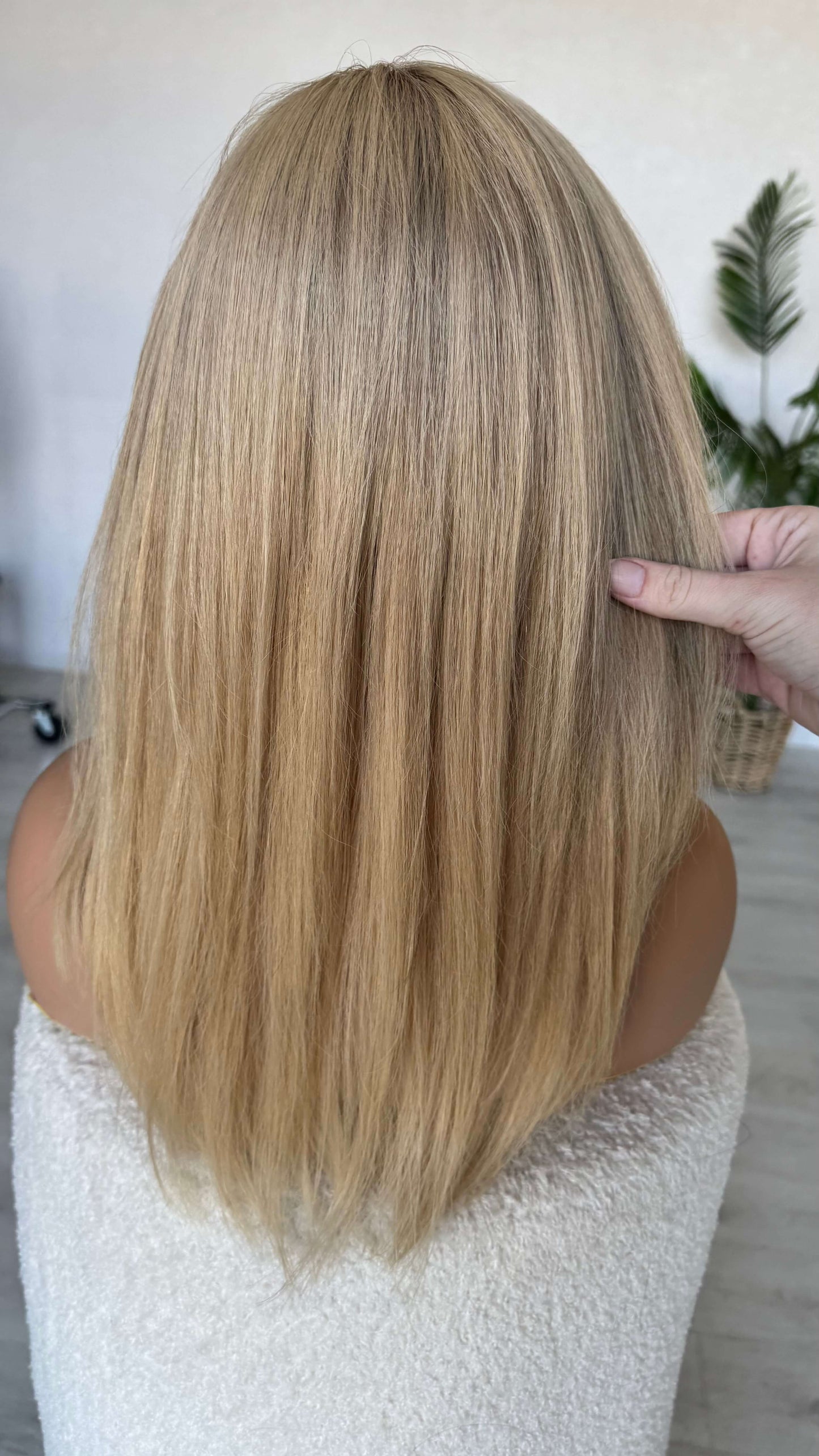 human hair, brazilian remy hair lacefront wig, australia medical wigs. glueless lacefront wig from behind.