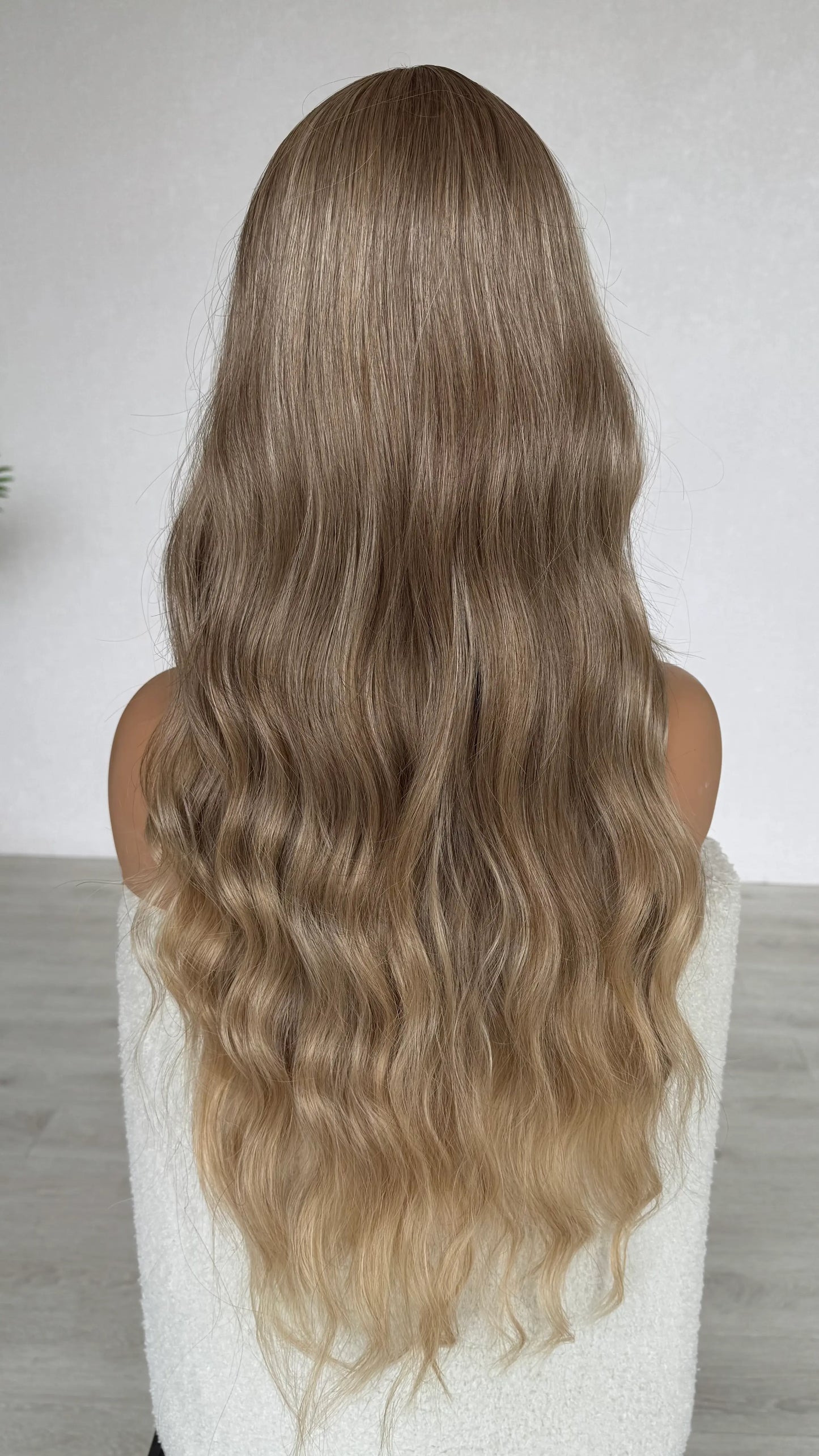 back view tilly wig, soft blonde