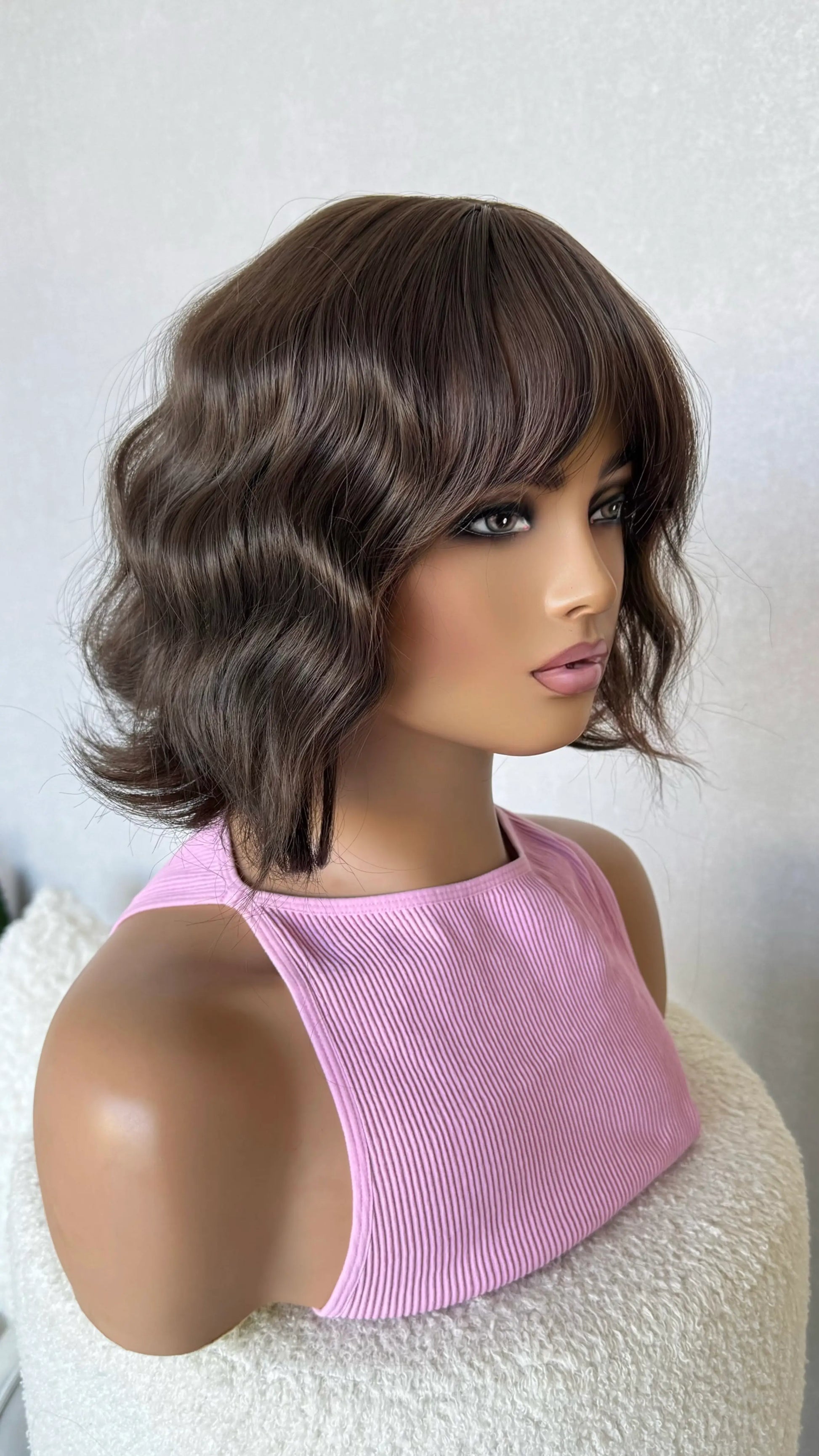 side view wavy bob wig, glueless synthetic , middle part.