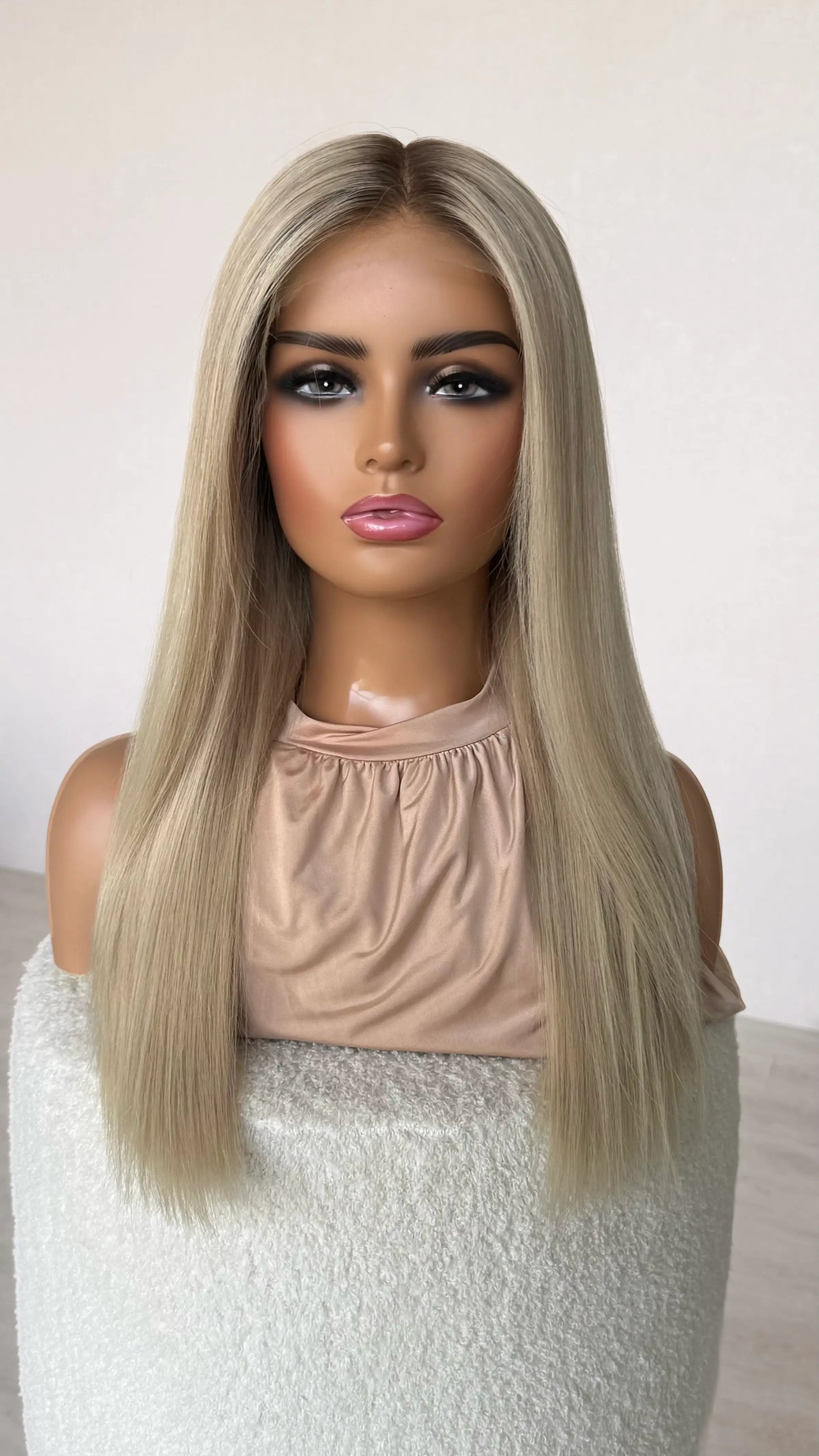 creamy blonde with dark root straight hair wig, 22 inch length with middle part, human hair wig.