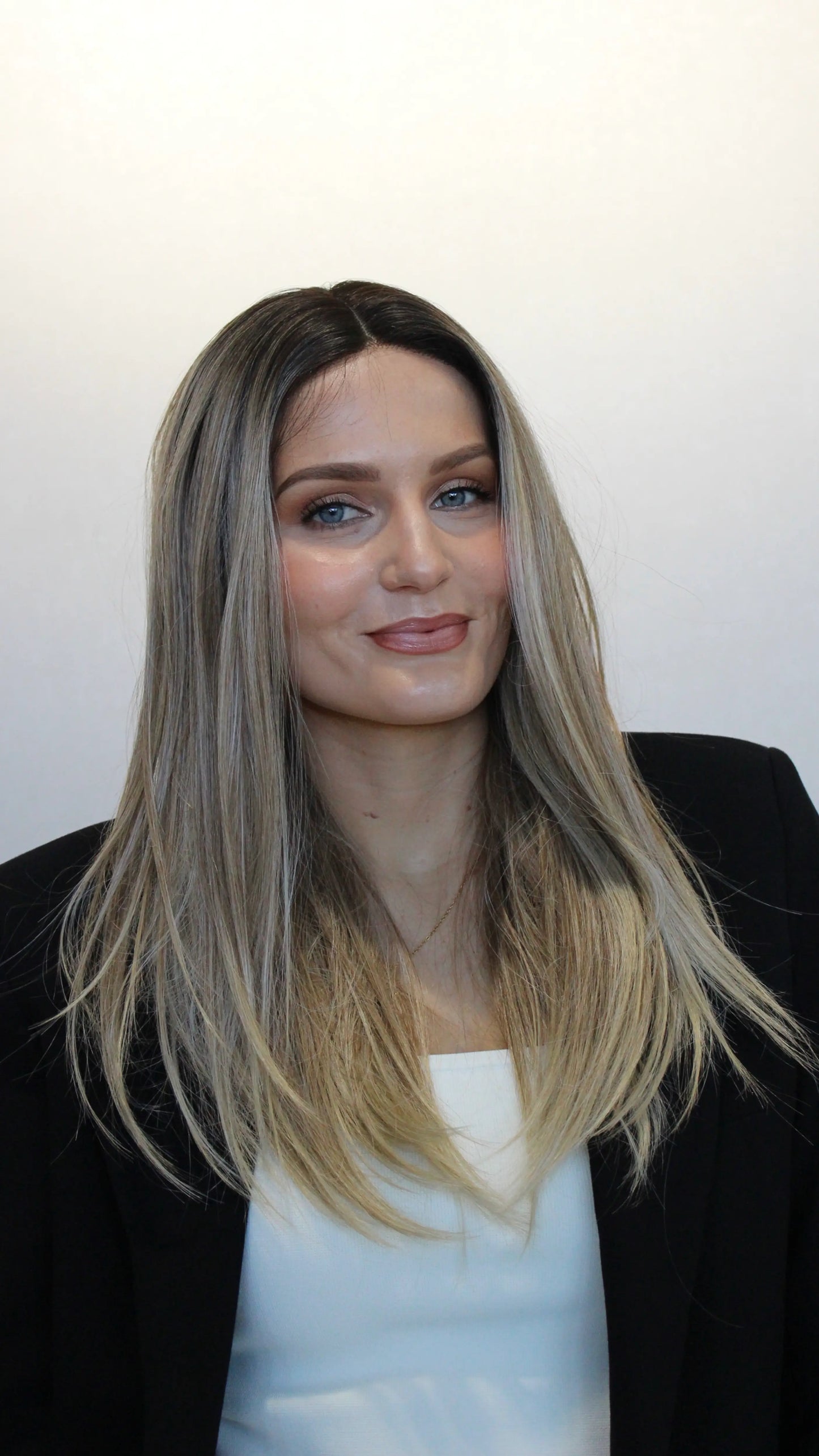 t-part lacefront wig, straight hair, 16-20 inch length.