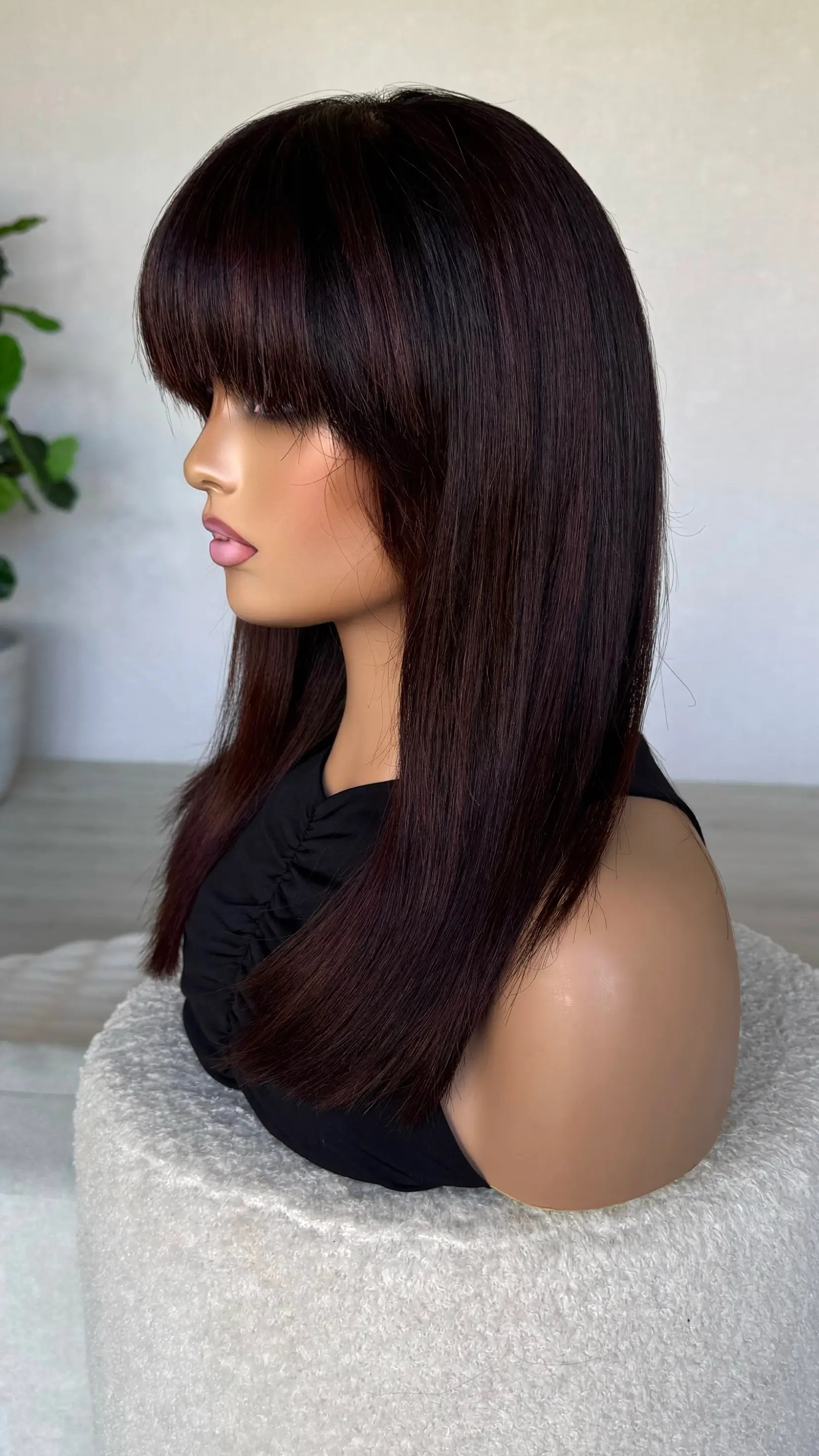 side on view of fringe human hair wig. lacefront, natrual hair.