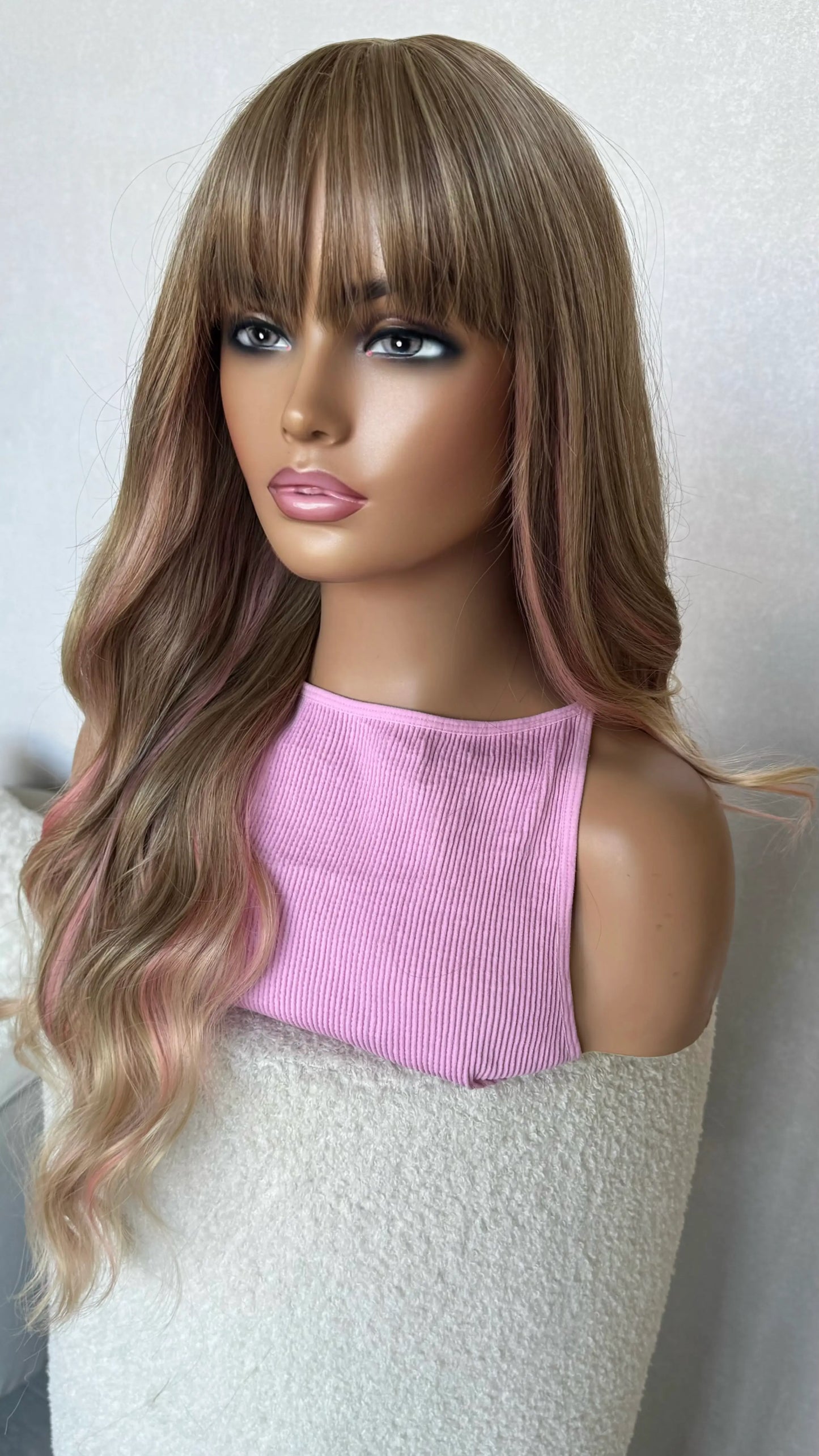 sandy blonde with fringe synthetic wig.