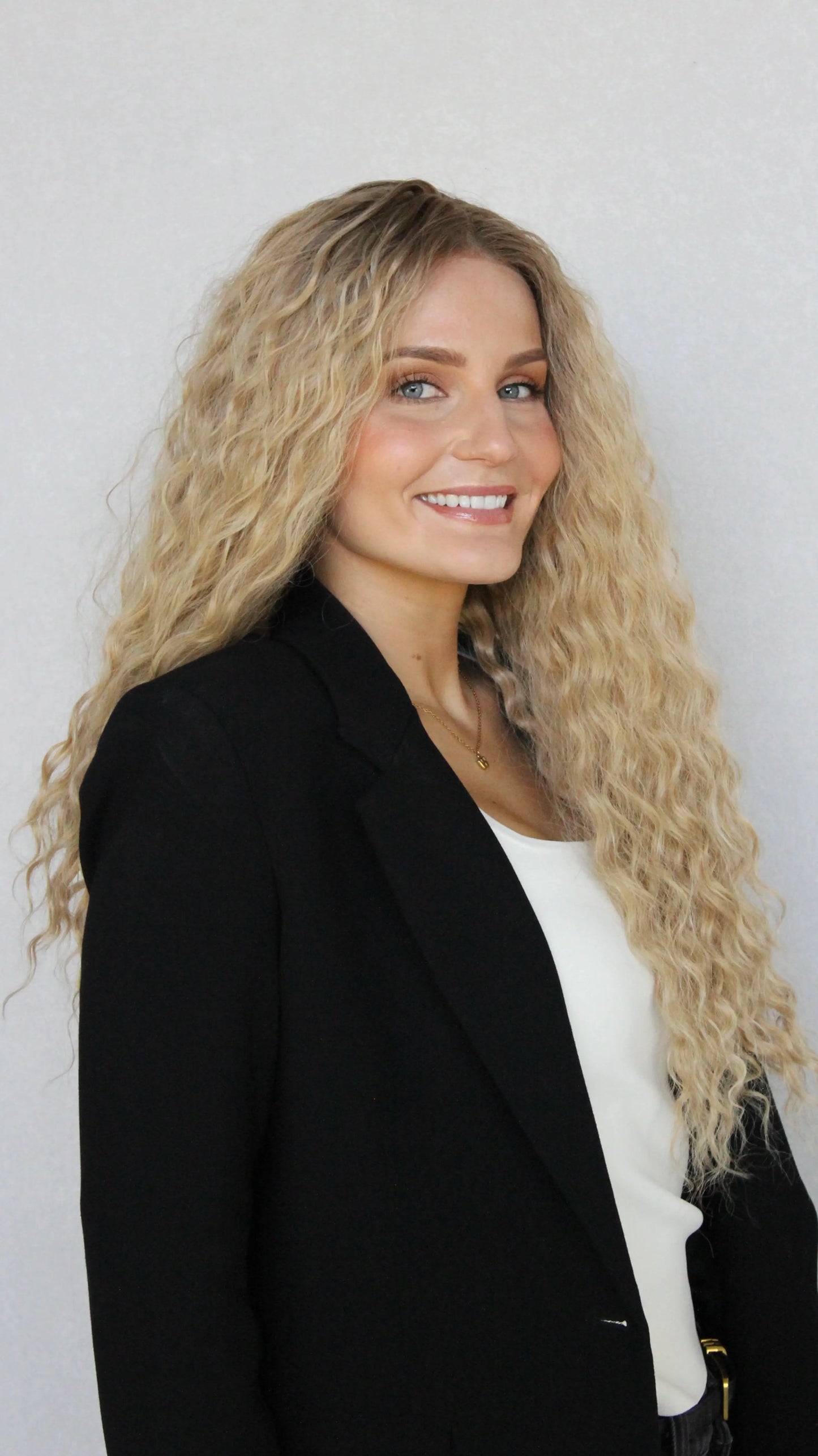 lacefront wig blonde curly hair, heat safe wig, natural synthetic wig australia.