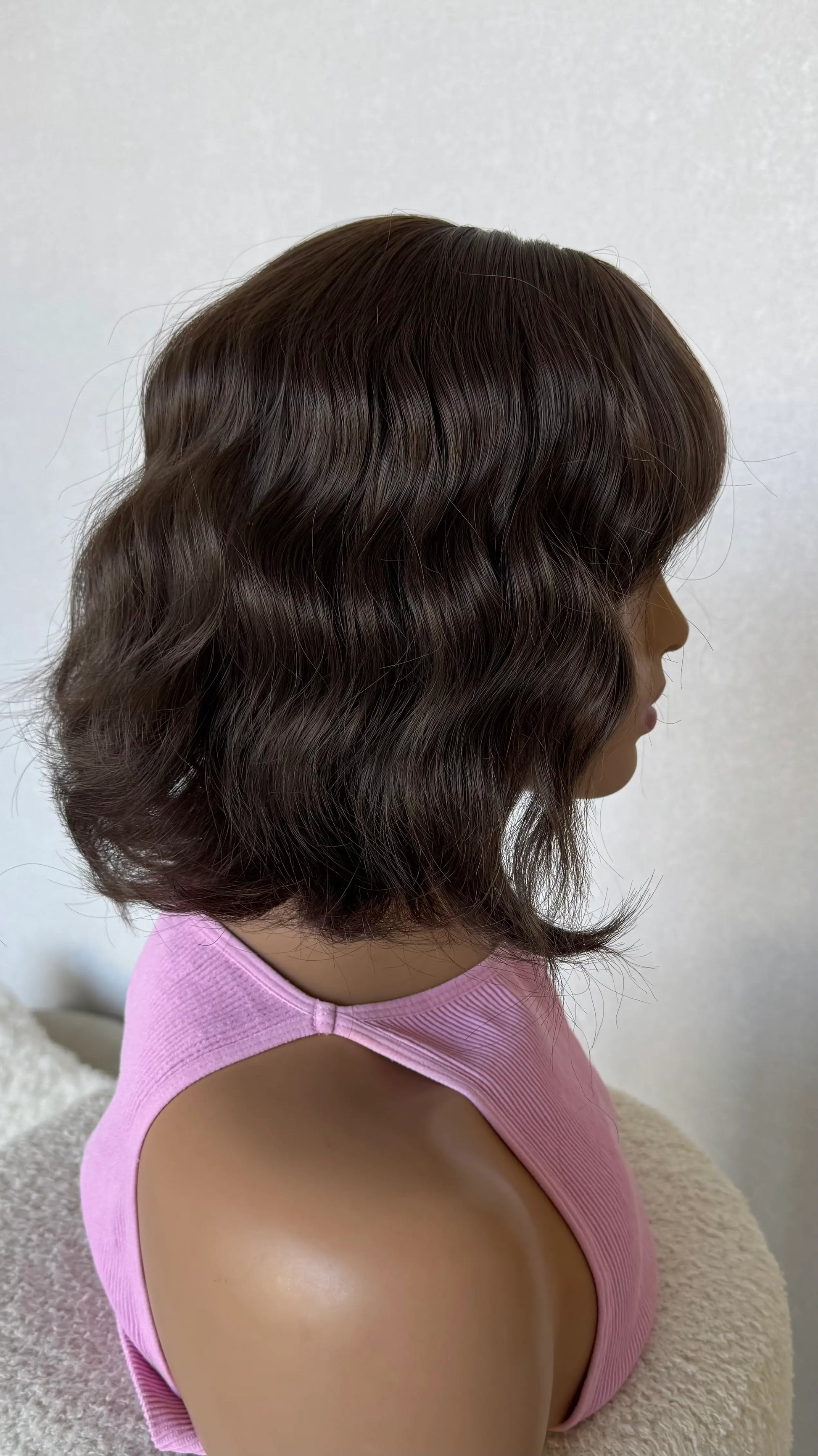 heat safe synthetic wavy bob fringe wig, 10 inch.