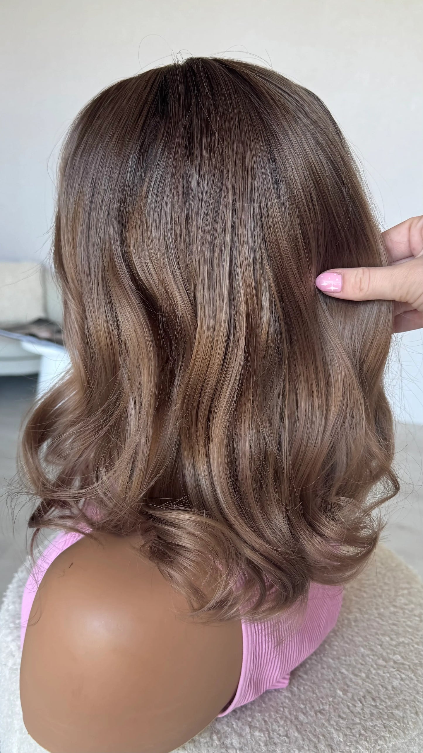 synthetic wig side view, curled ends, middle part