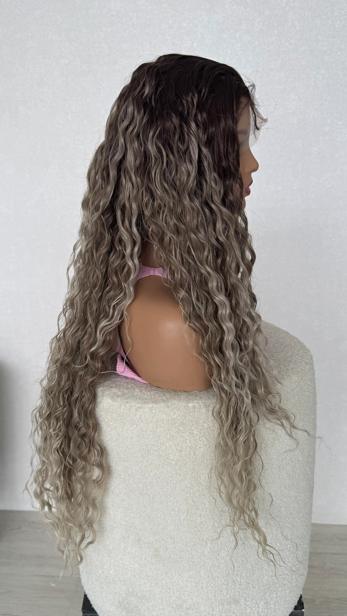 side view curly ash ombre wig with middle part changable parting.