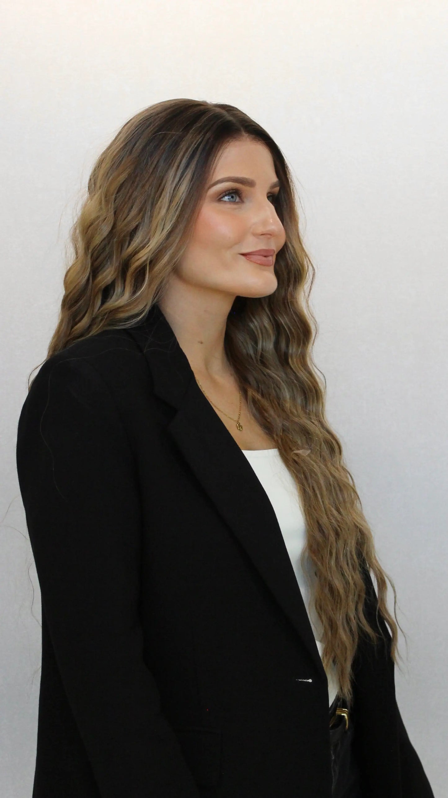 lacefront wig, half hair back, middle part, heat safe wig australia.