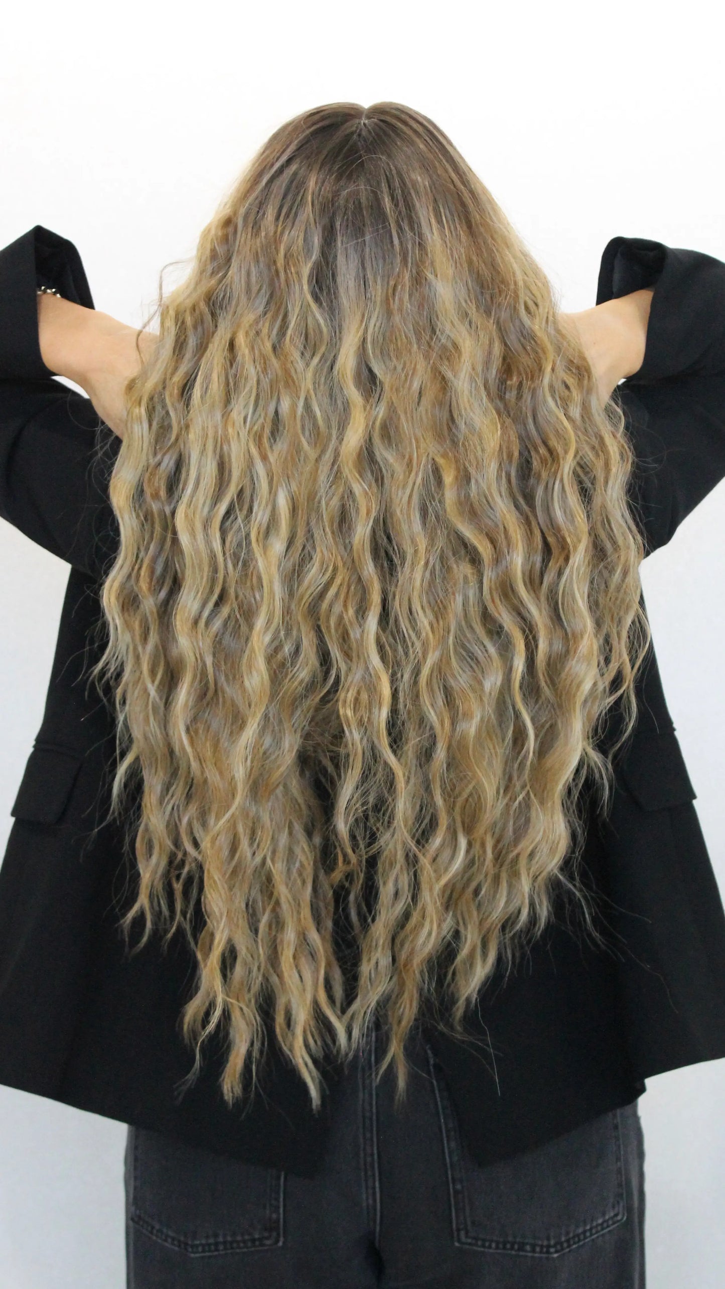 echo synthetic from behind
