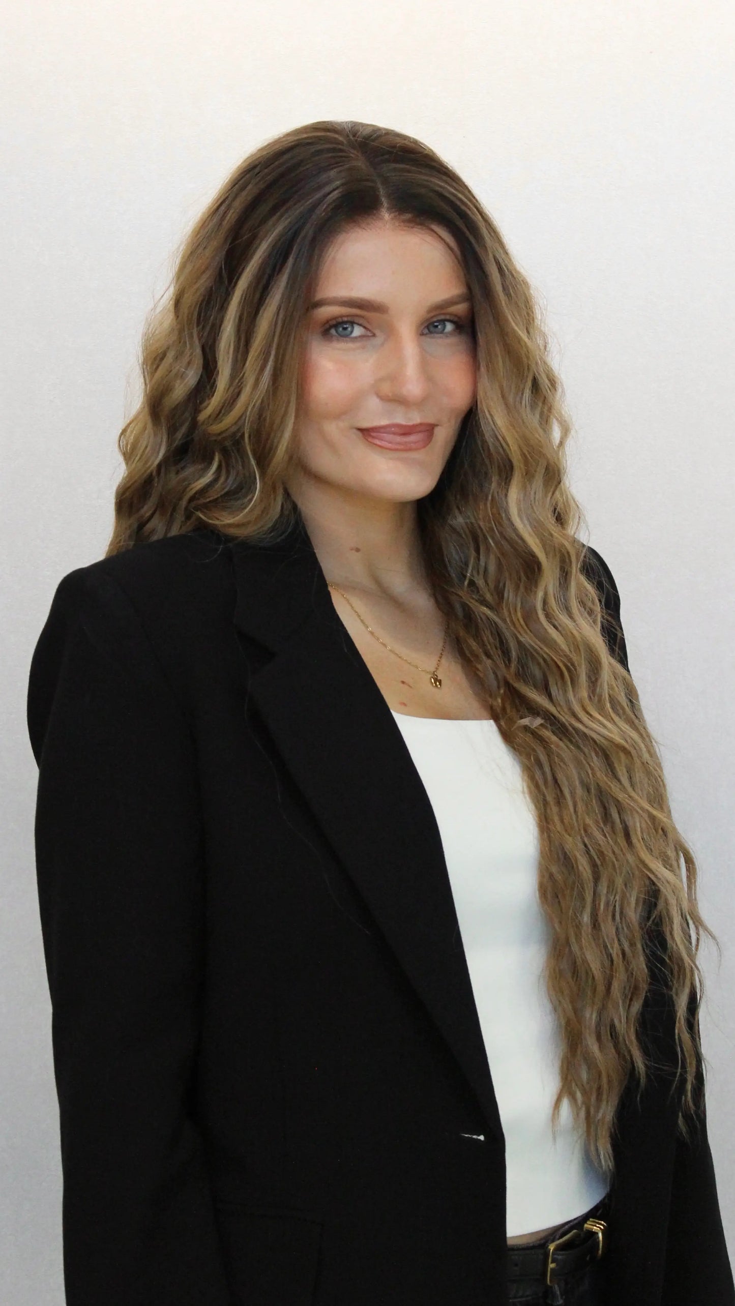 front view, long lacefront wavy brown hair. australia synthetic wigs.