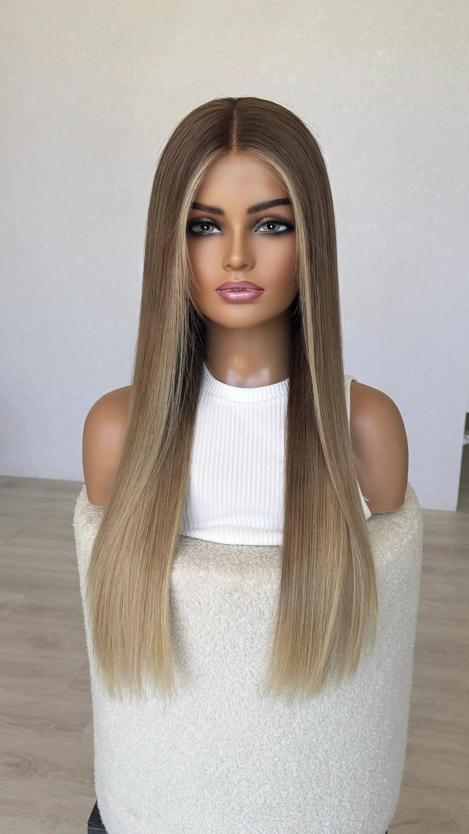 biscuit blonde lace front wig 26 inch legnth, glueless wig australia. medical lace front wig.