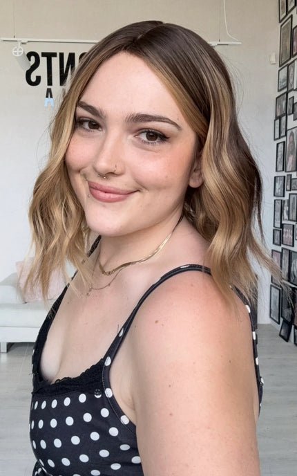 natural looking wavy bob synthetic wig for hairloss, alopecia, chemotherapy.