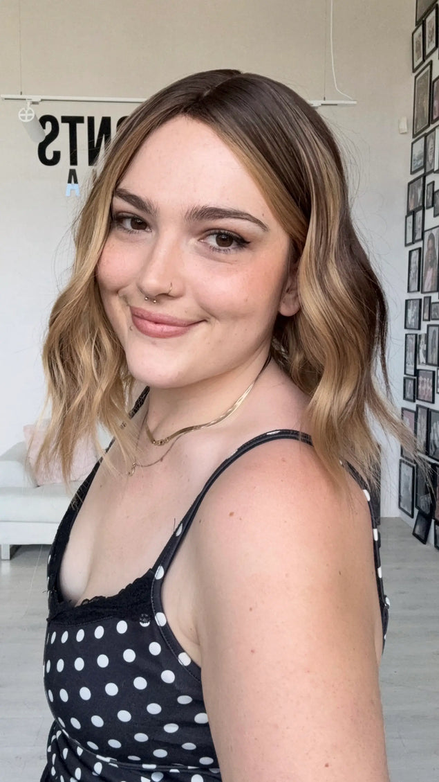 natural looking wavy bob synthetic wig for hairloss, alopecia, chemotherapy.
