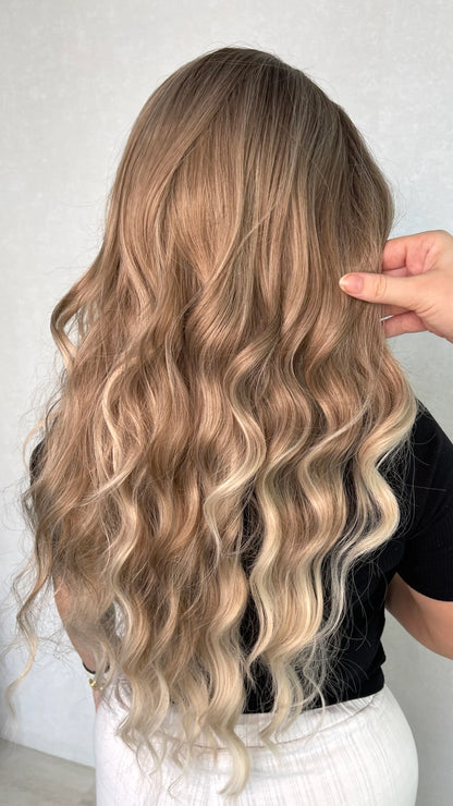 synthetic wig ash blonde colour. heat safe synthetic hair. ombre.