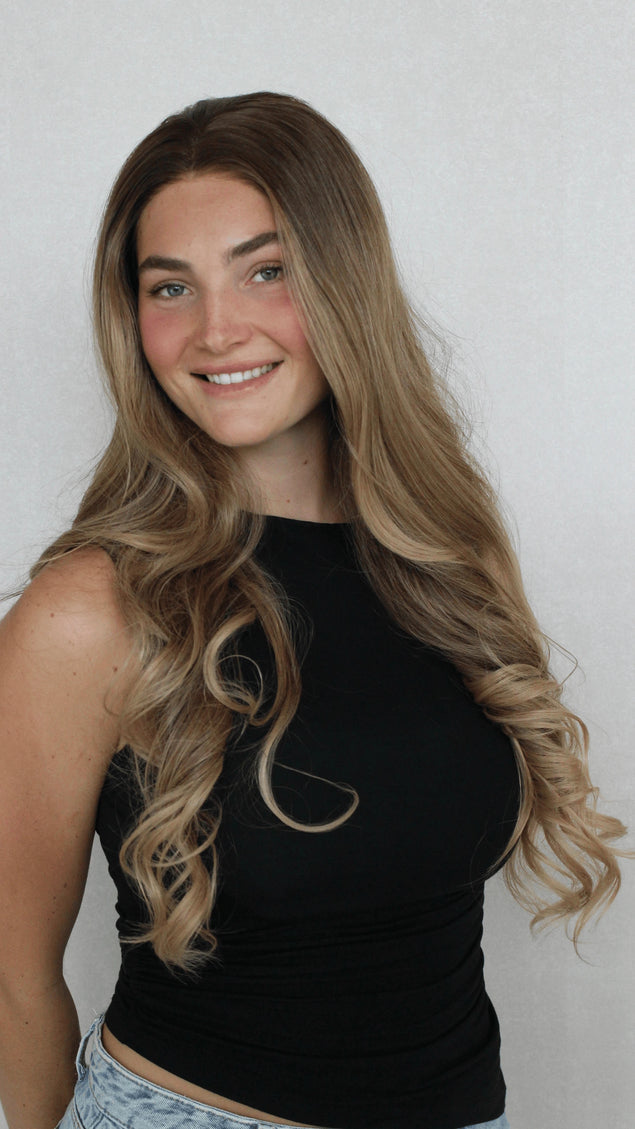 Lace Front Warm Blonde Wavy Synthetic Wig – Parker
