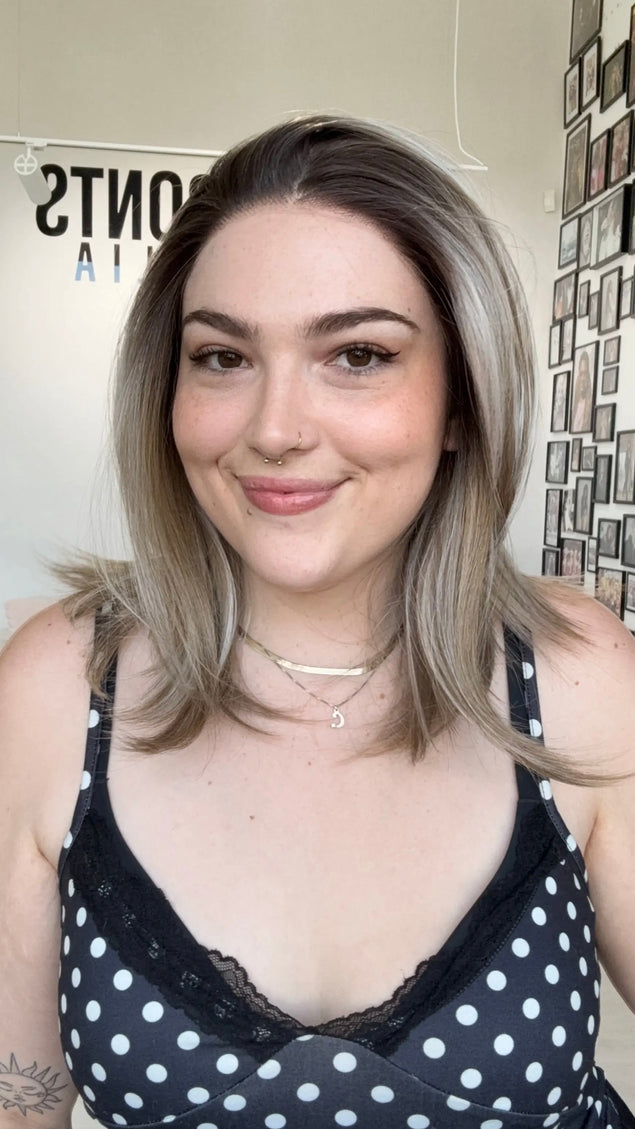 heat safe synthetic wig for women with hairloss. petite/ small fit wig.