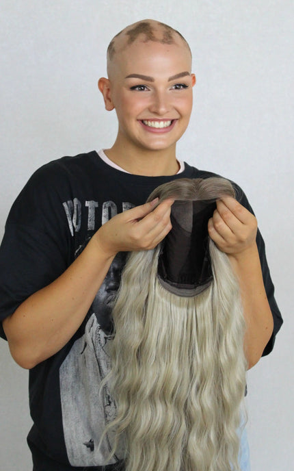 Lace Front Icy Blonde Wavy Synthetic Wig – Rikki