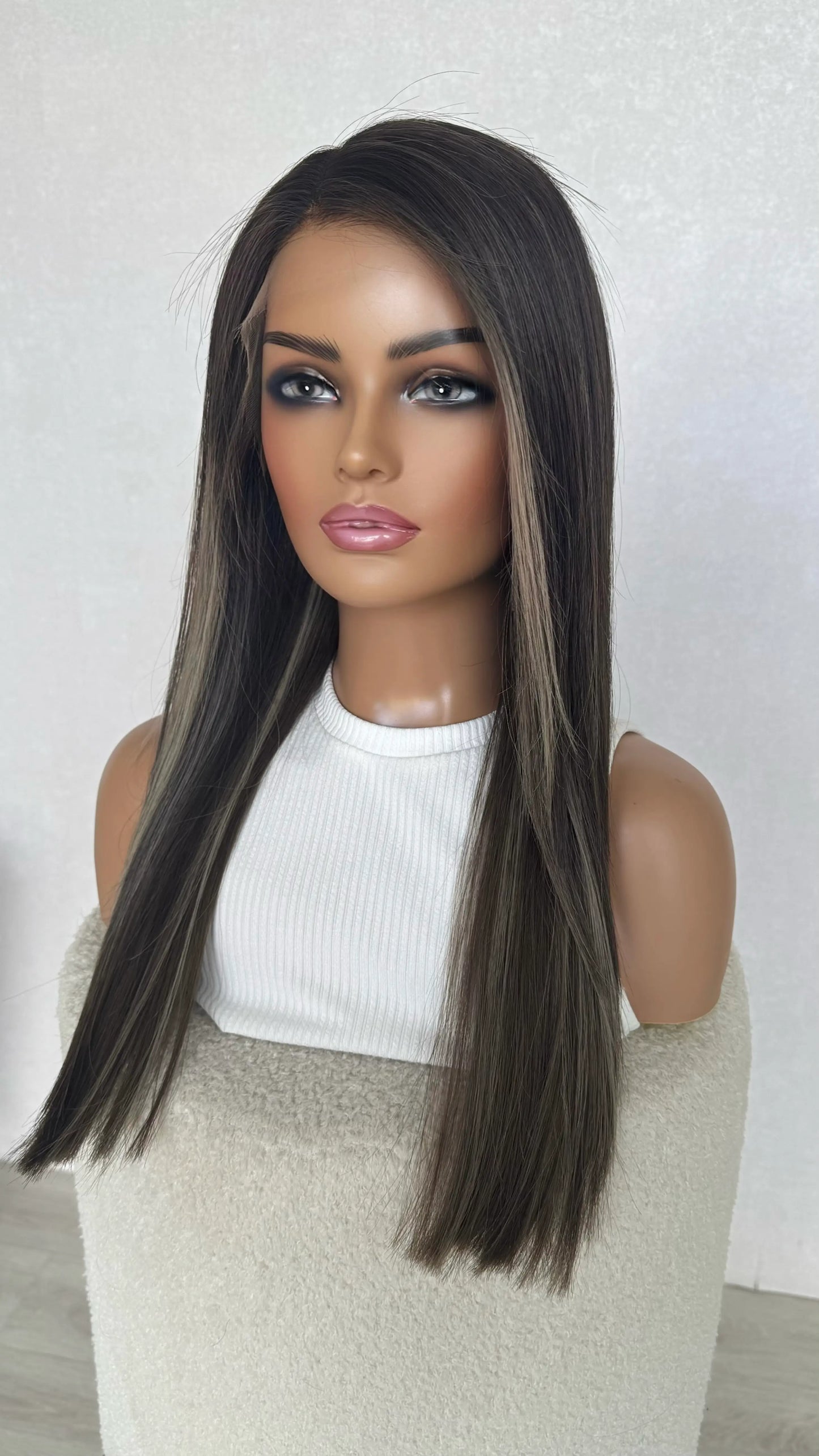 allure lacefront wig middle part with no layers, australia wigs.