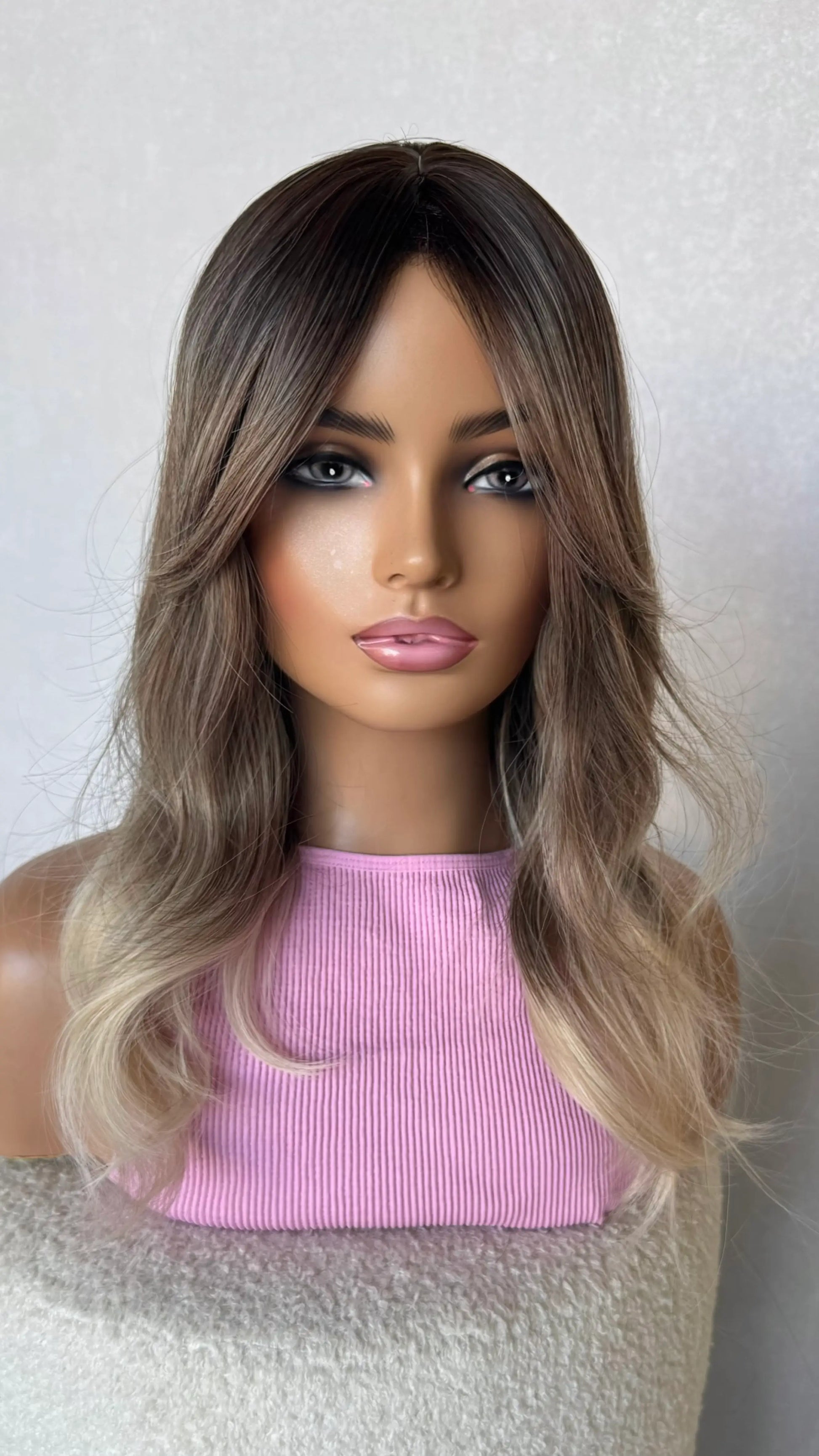 heat safe synthetic wig- ivy- dark root to ash blonde, platinum blonde ends. 