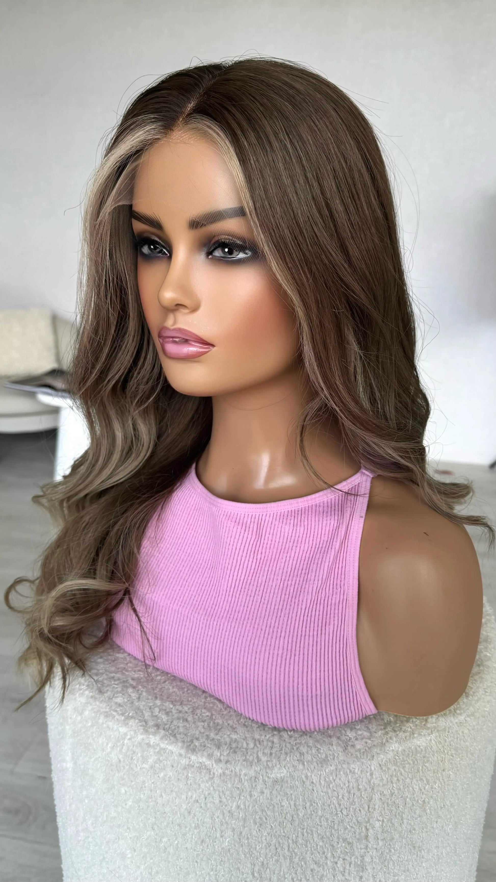 allure with full face framing highlight, 24 inch curled hair wig.