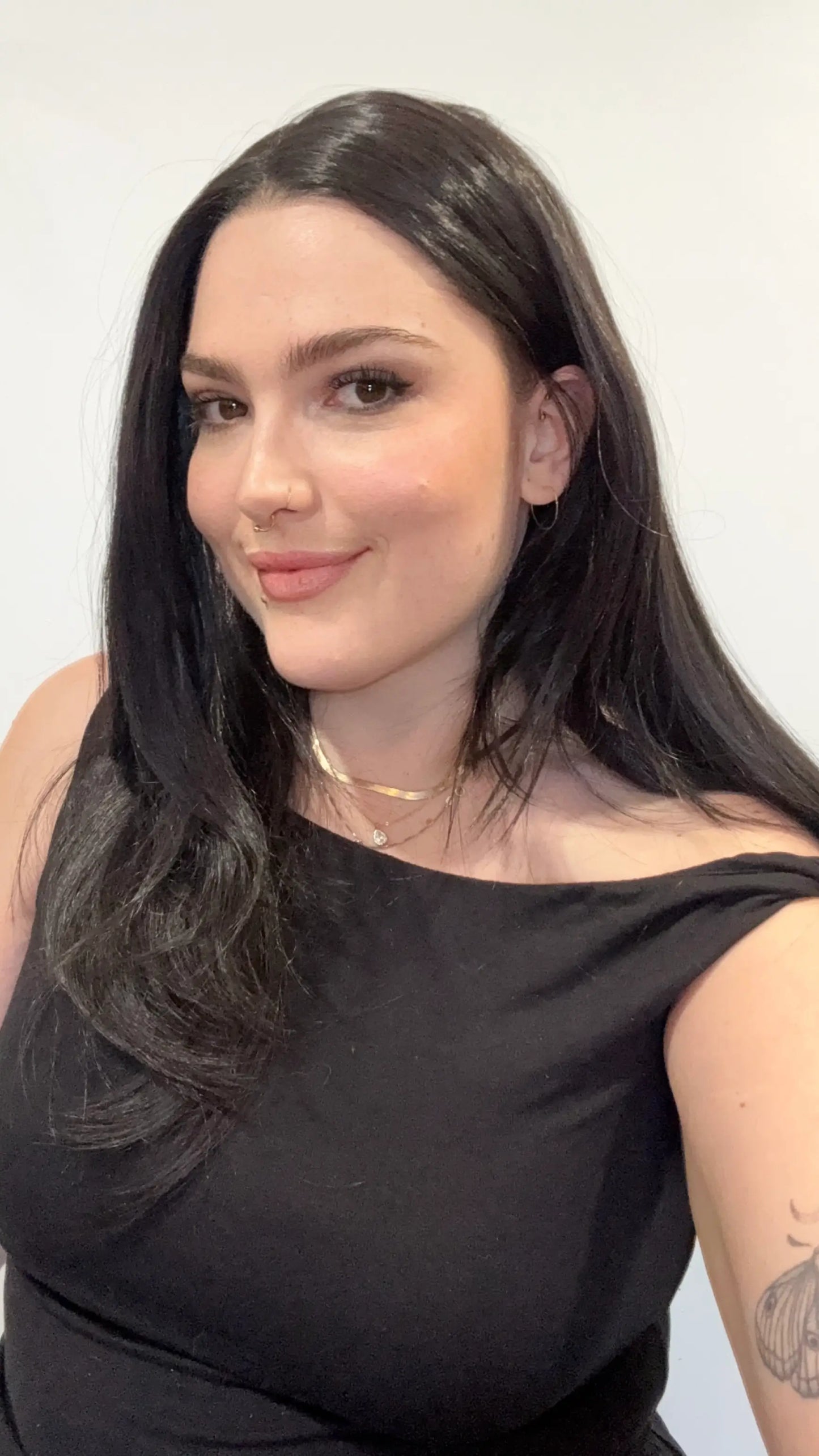 gluless heat safe black hair synthetic wig, layered black hair, gold coast australia wigs.