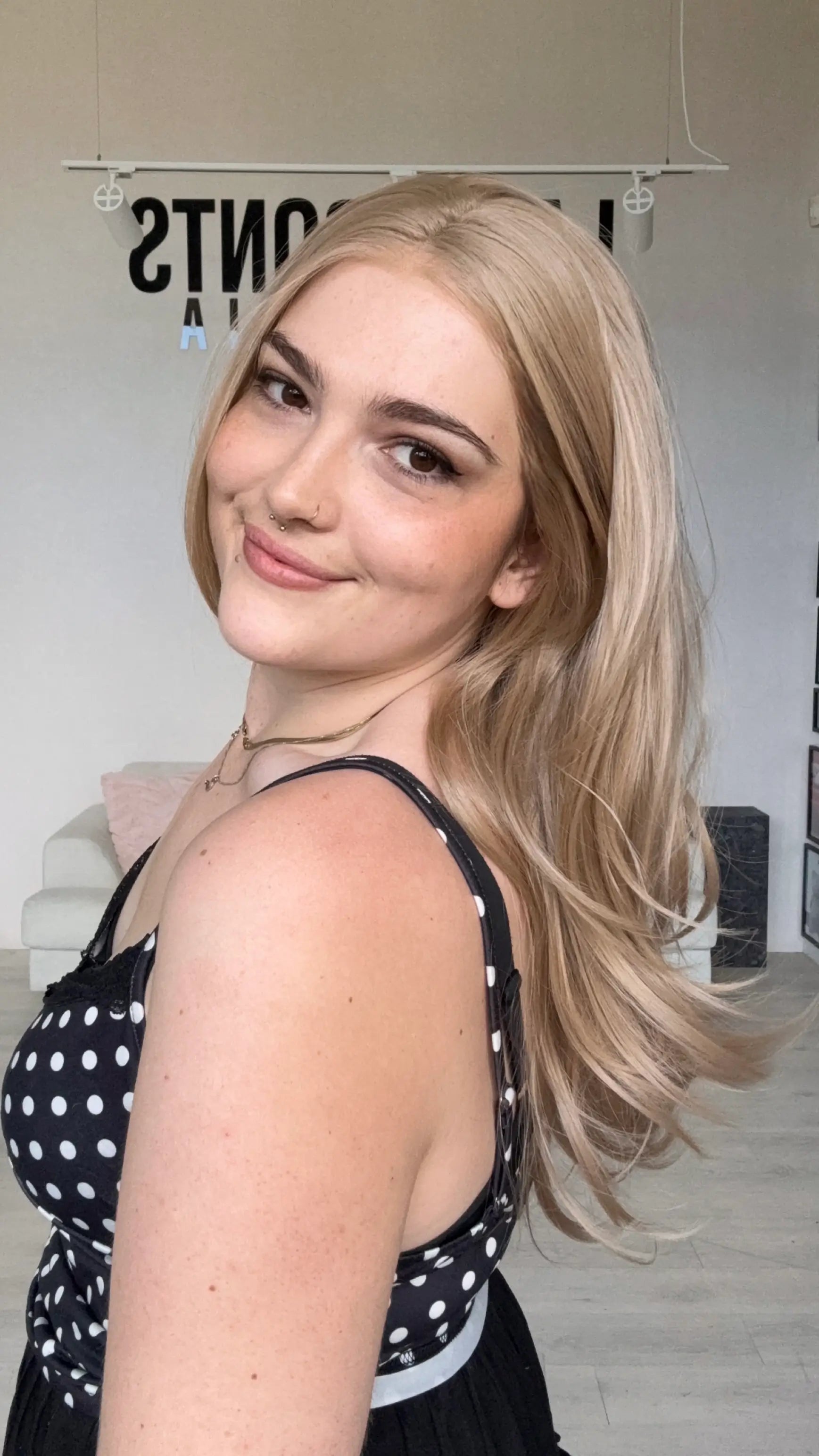 easy to wear, long blonde, lace front wig for hairloss, alopecia and chemotherapy.