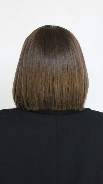 view from behind lacefront bob wig, baby hairs, straight cut.