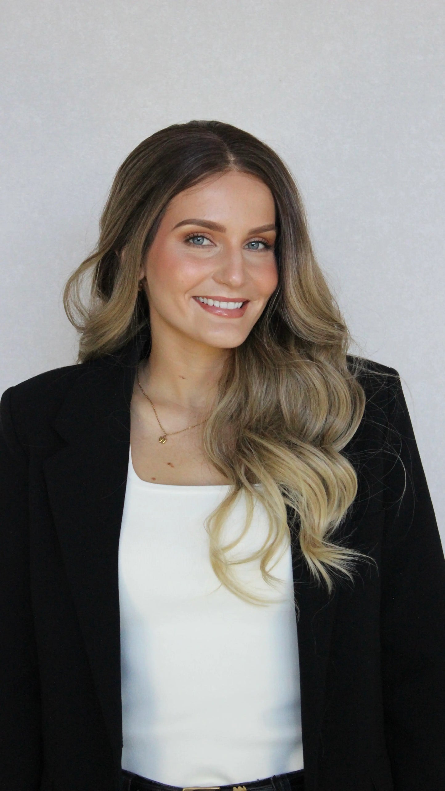 ombre brunette synthetic wig, lacefronts. 