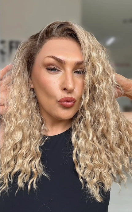 soft brown root to honey blonde curly hair wig with natural looking hairline, slight left side part, changeable parting lace front wig.