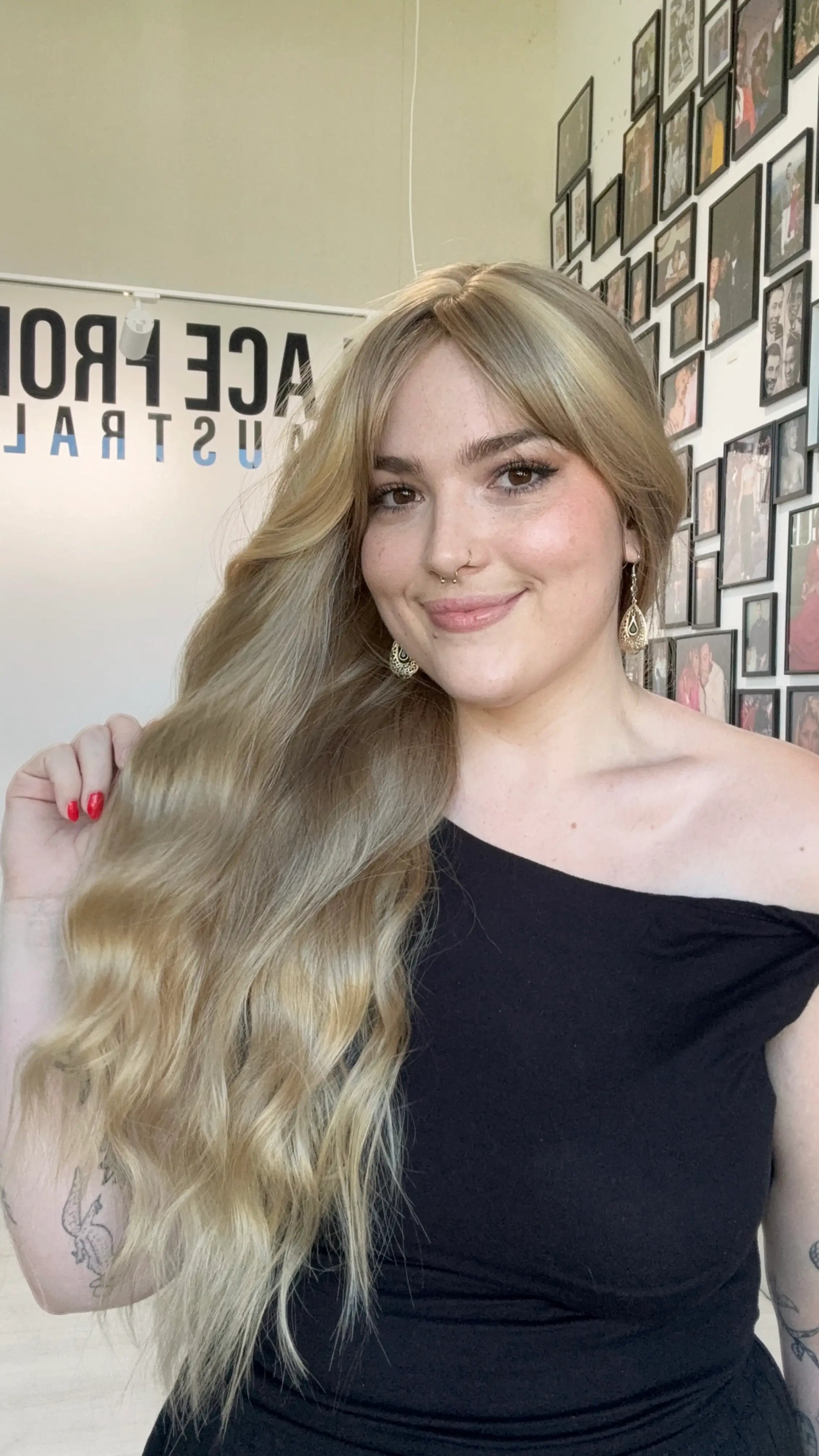 heat safe long wavy blonde hair synthetic australia, middle part with fringe.