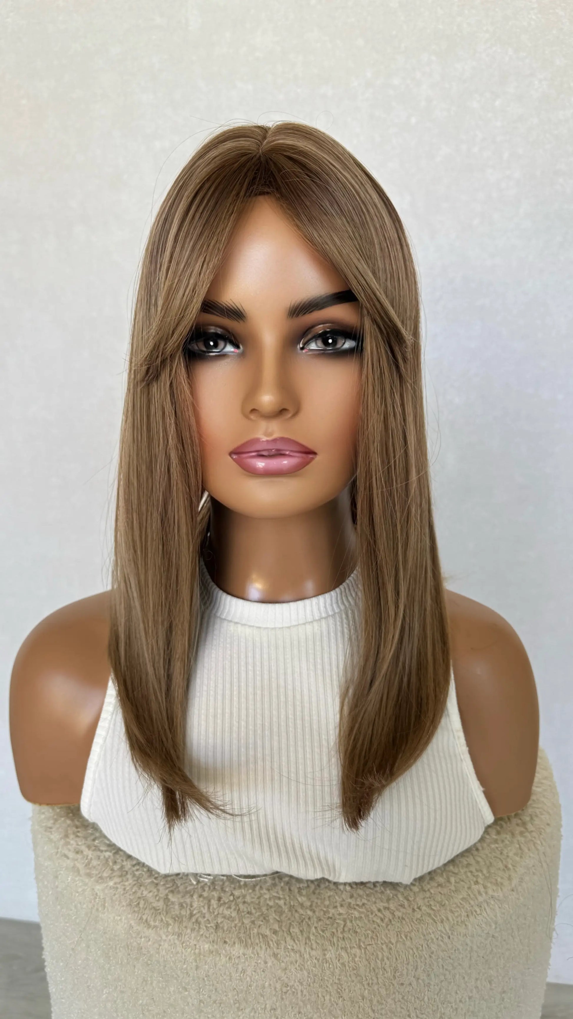 dark blonde fringe wig, middle part, heat safe wig.