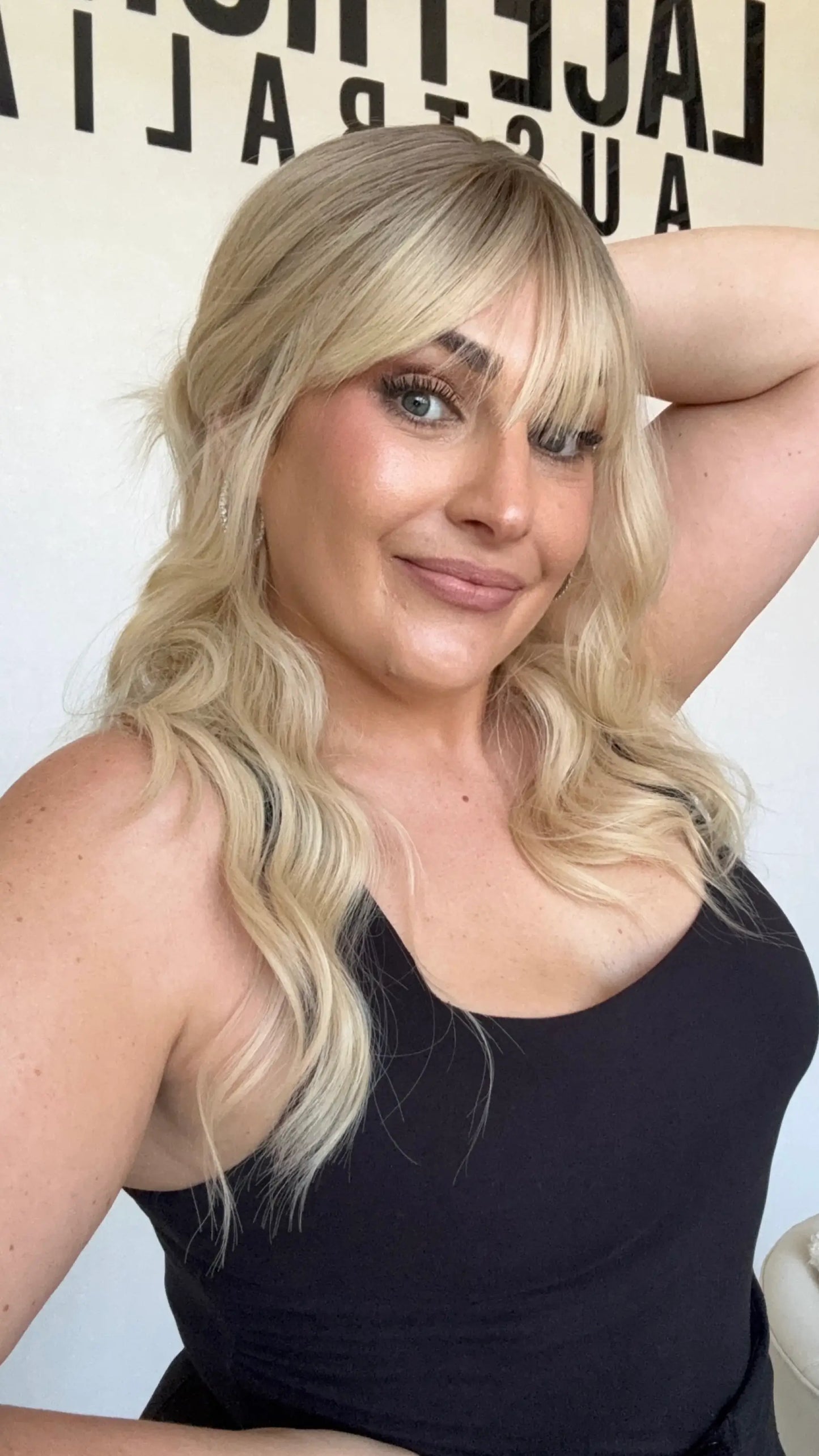 heat safe wavy blondeb synthetic hair.