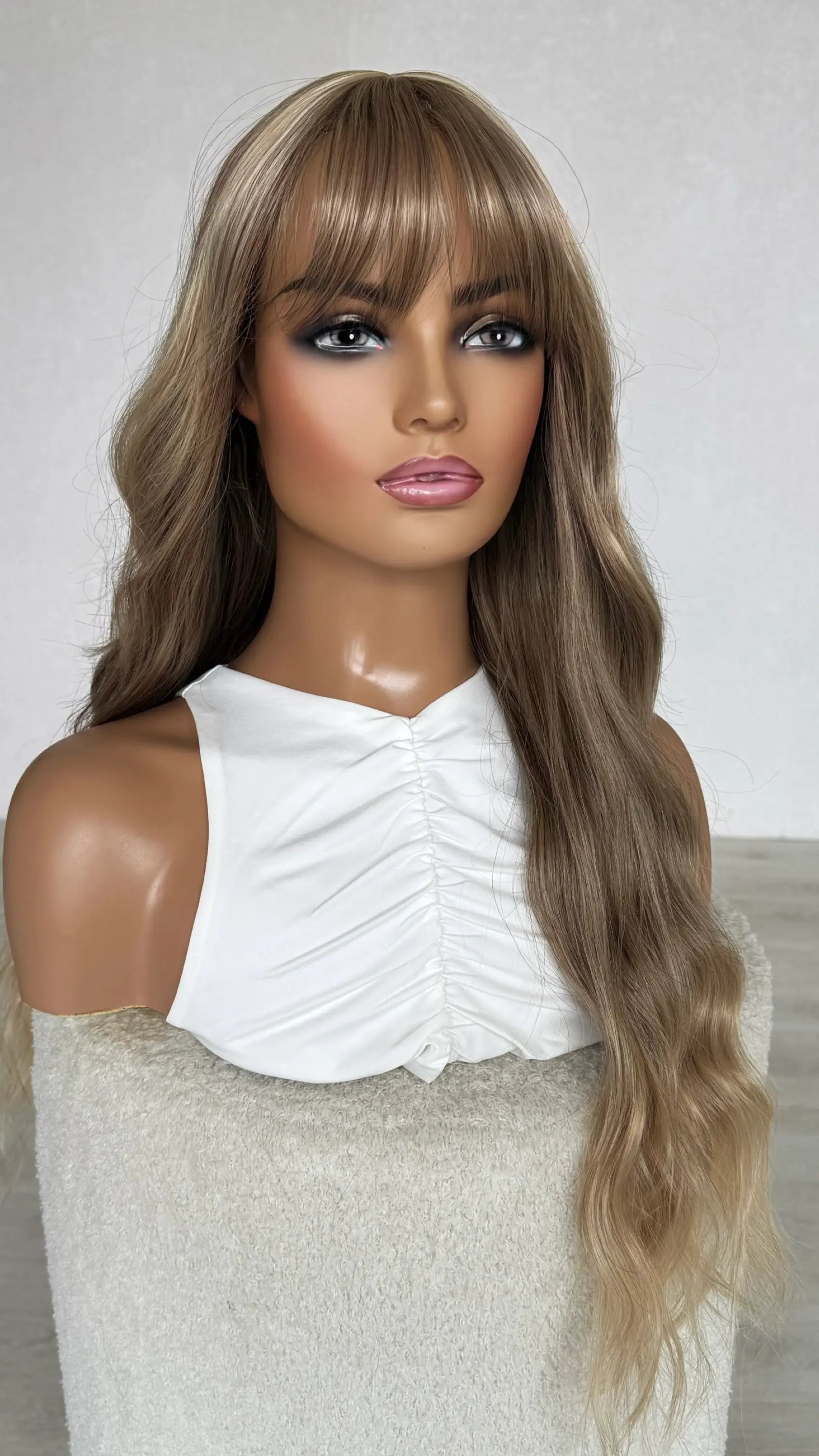 long hair wavy blonde wig with fringe
