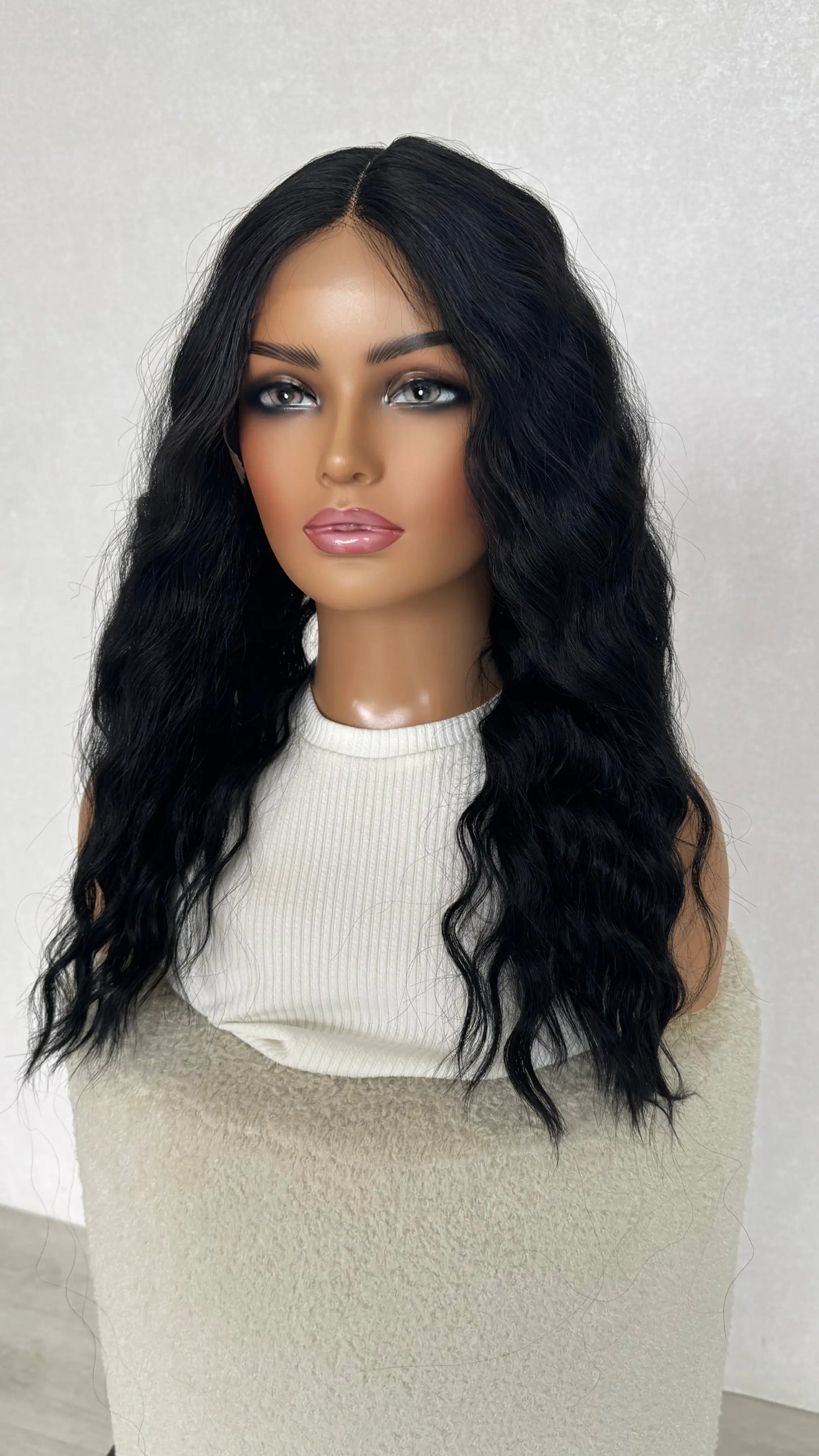 wavy synthetic black wavy wig, middle part, glueless wig australia.