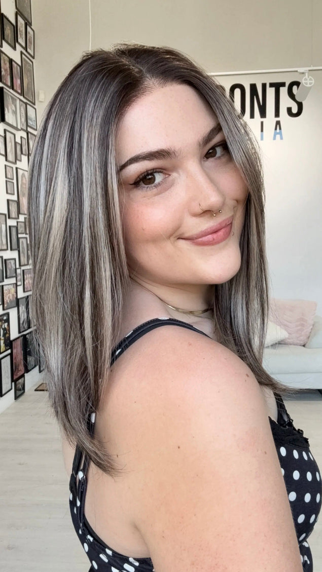 glueless lace front petite size synthetic wig for hairloss.
