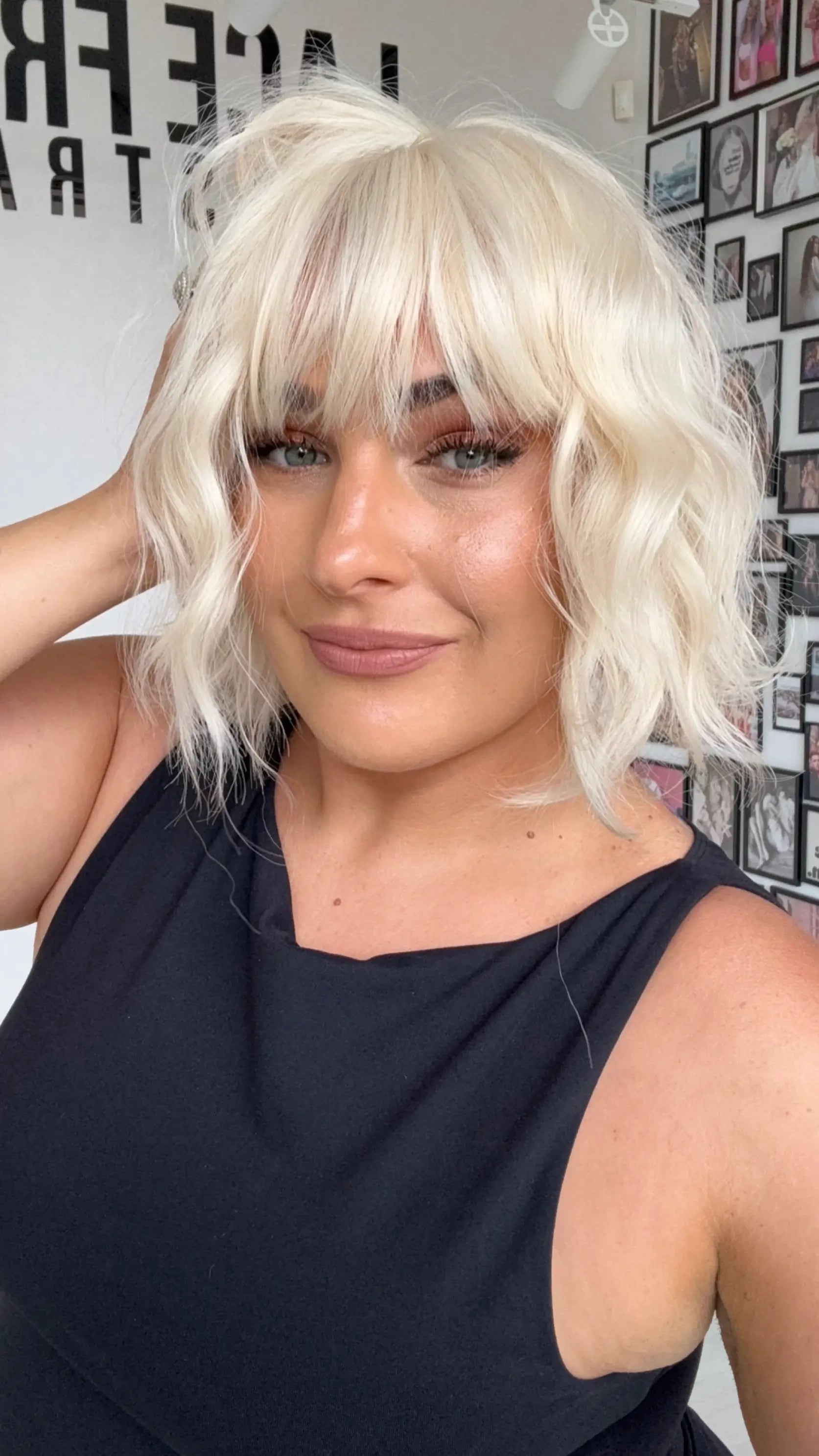 synthetic fringe wig platinum white blonde, wavy 10 inch bob.