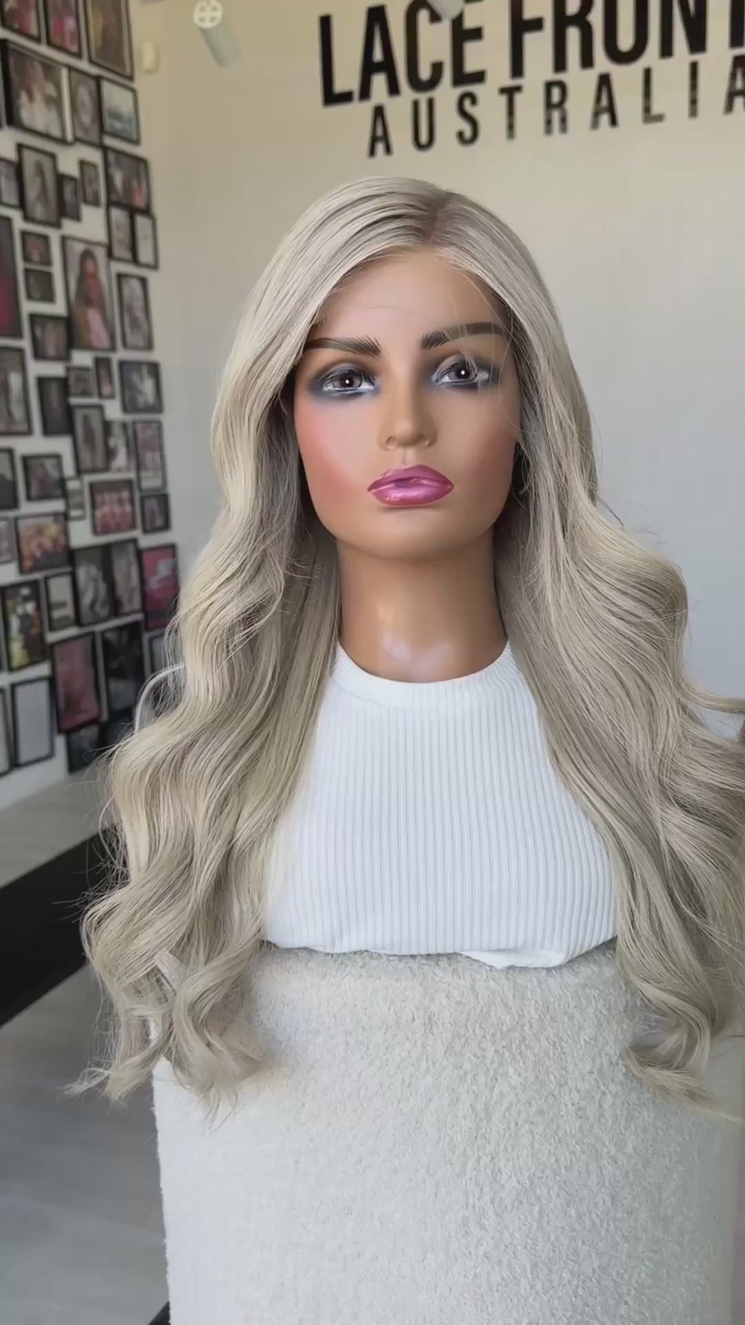 snow 26 inch platinum blonde with lowlights, lace front blonde wig curled hair, side part.