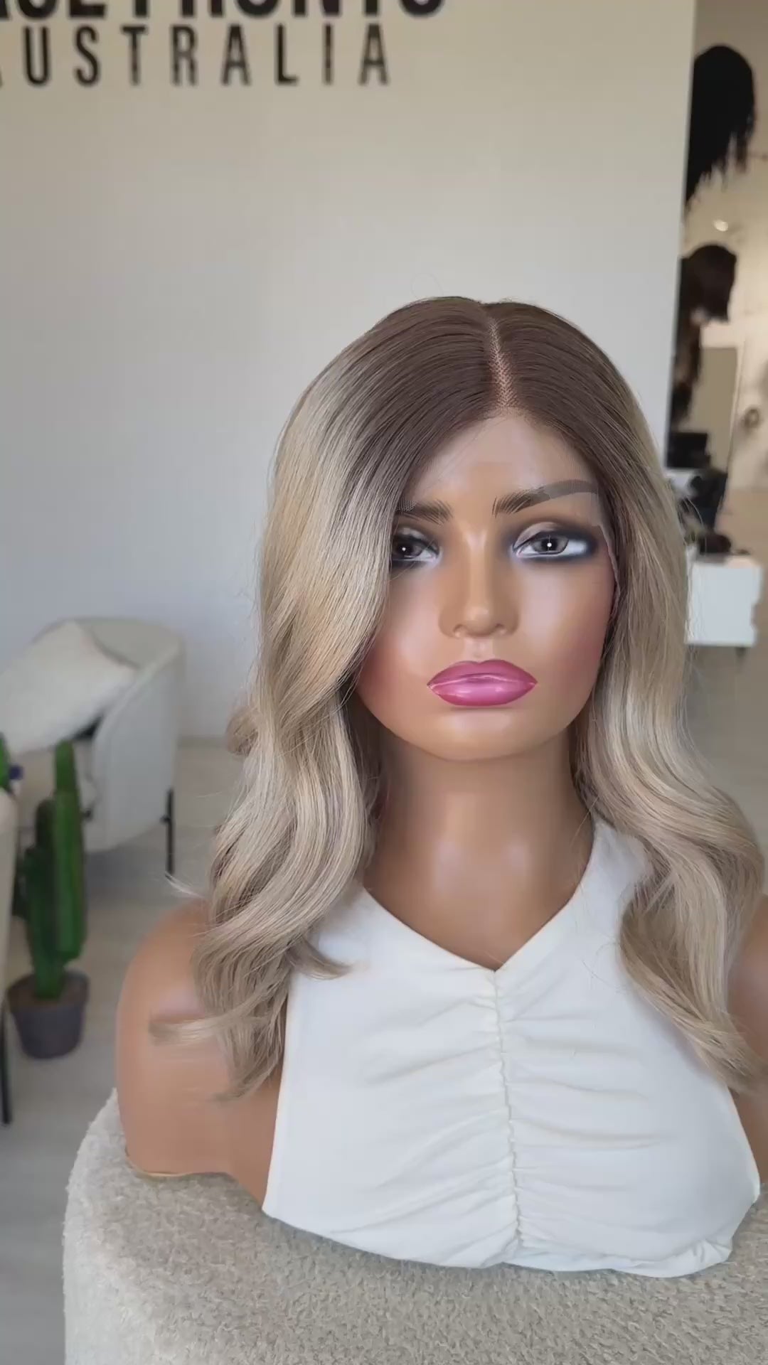 t-part ash sandy blonde hair with dark root, heat safe, glueless wig australia, t-part lace front wig, middle part, wavy hair, dark root to light ash sandy blonde hair. wigs australia.