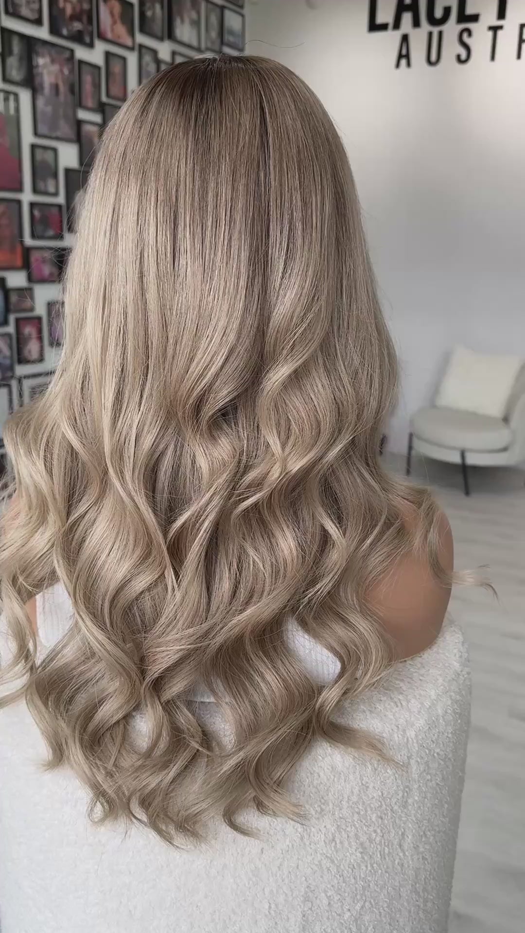 22 inch samantha colour, ash blonde hair curled. 22 inches.