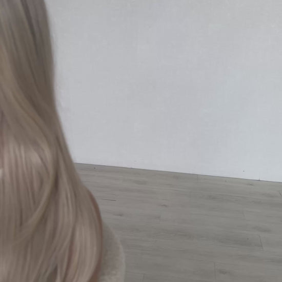 stardust synthetic, lacefront blonde synthetic, middle part with layers