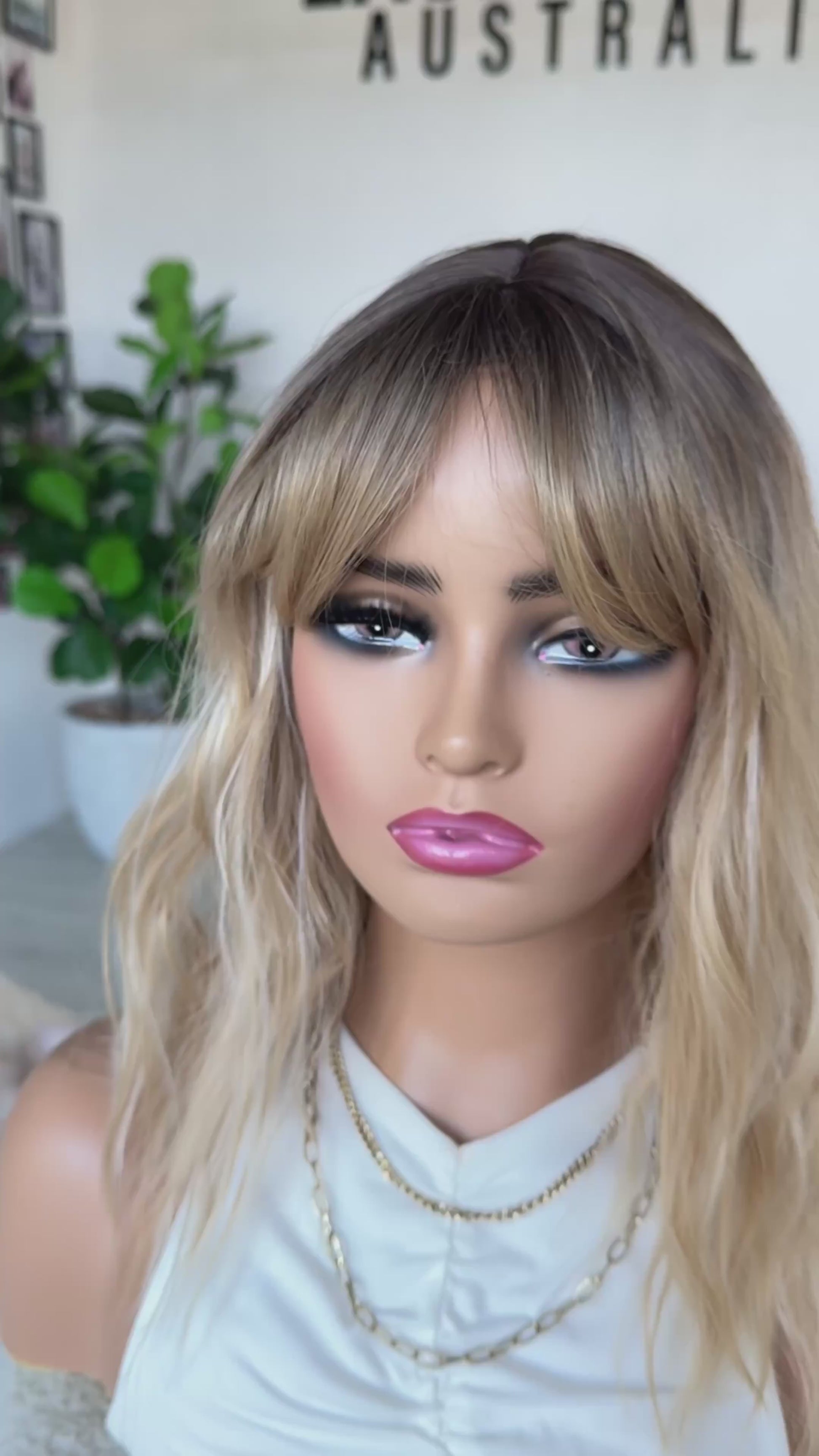 sugar cookie wig, dark root to mixed blonde hair. heat safe wig australia.
