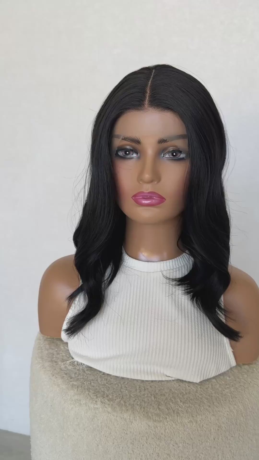 synthetic lacefront bob, middle part, wavy hair, heat safe, glueless wig.