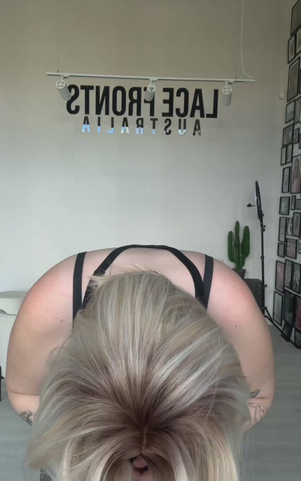 natural looking glueless creamy blonde synthetic bob.