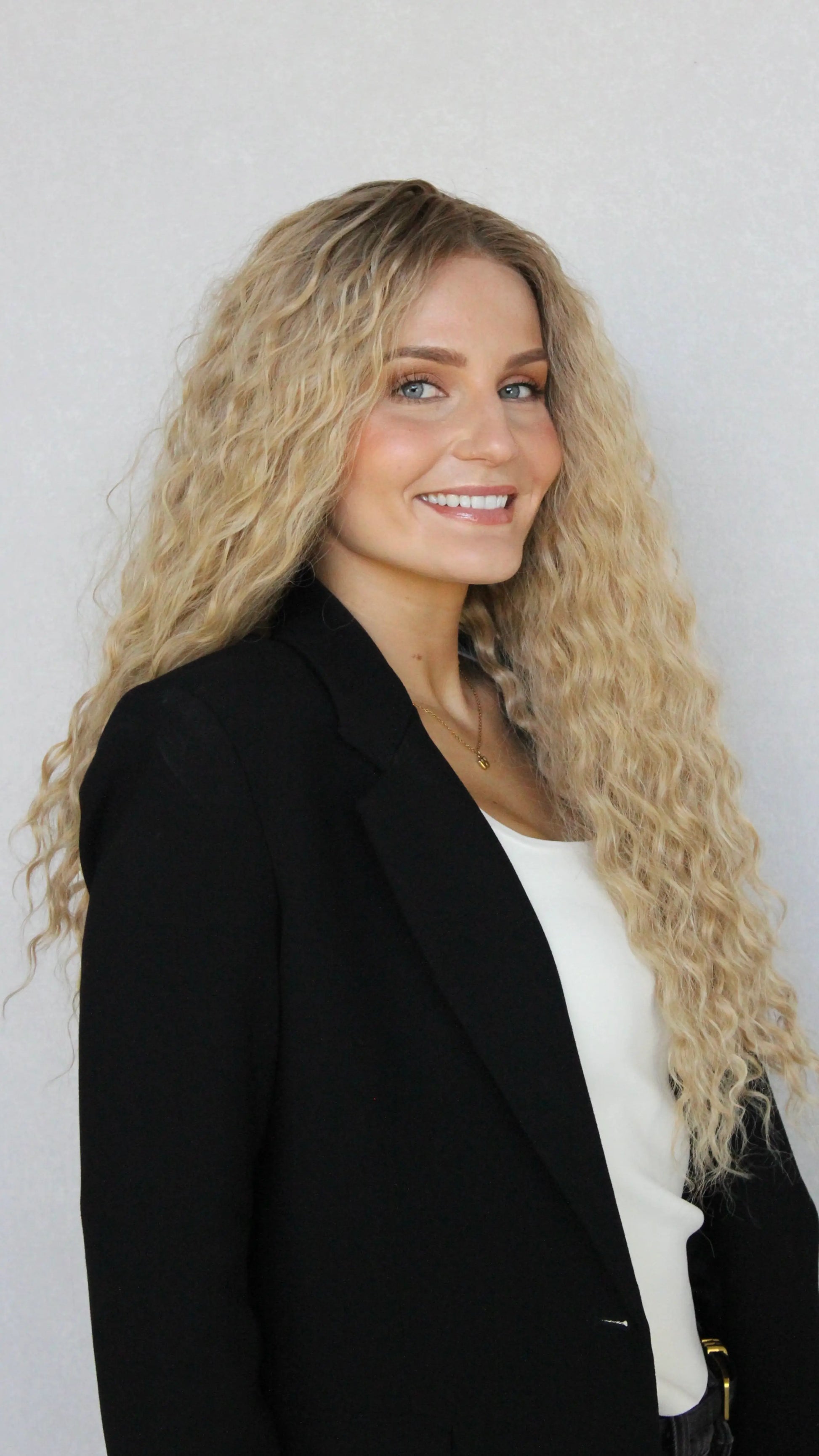 lacefront wig blonde curly hair, heat safe wig, natural synthetic wig australia.