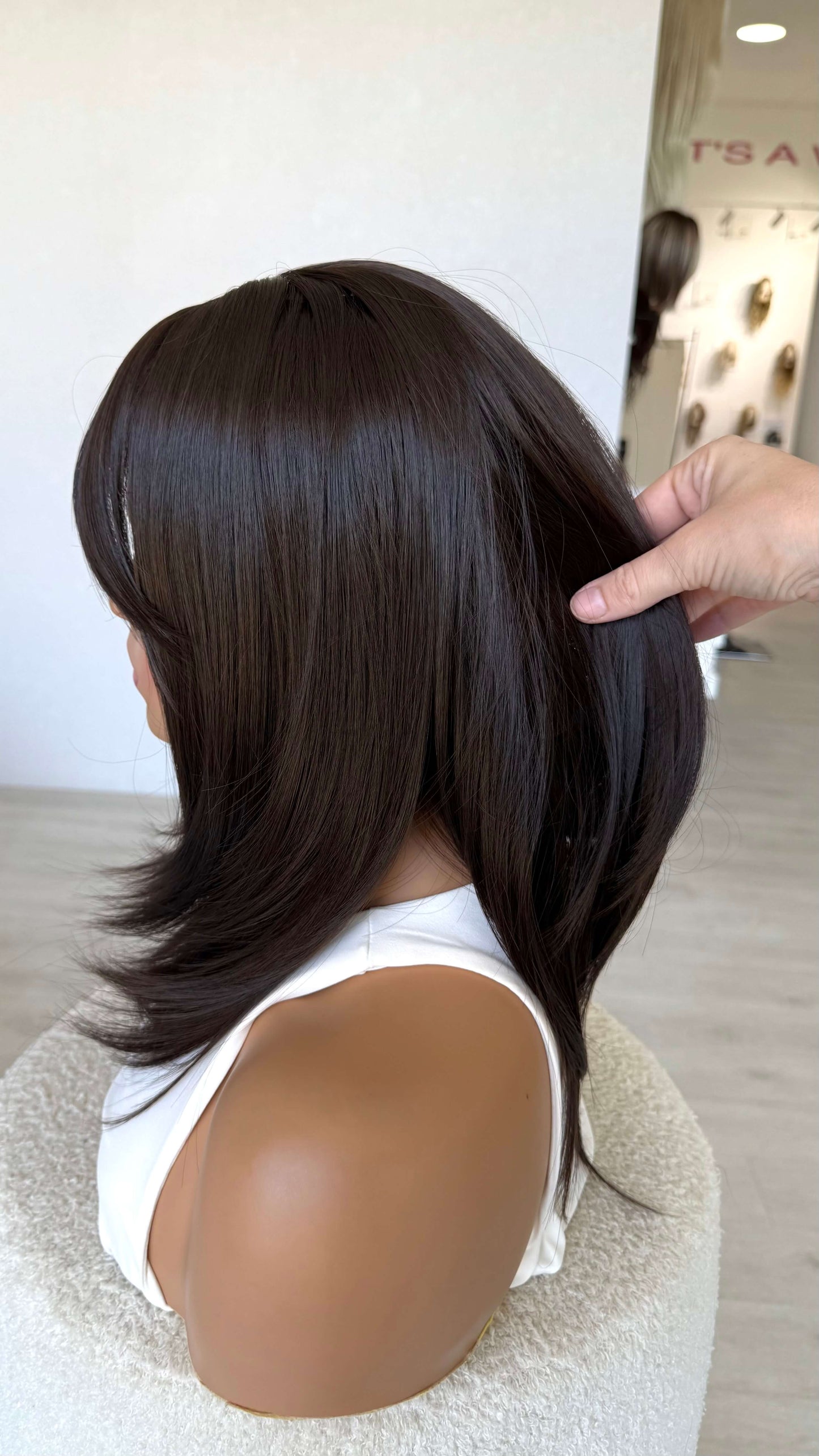 side on view, showing length and colour from sides and back. glueless synthetic wig australia