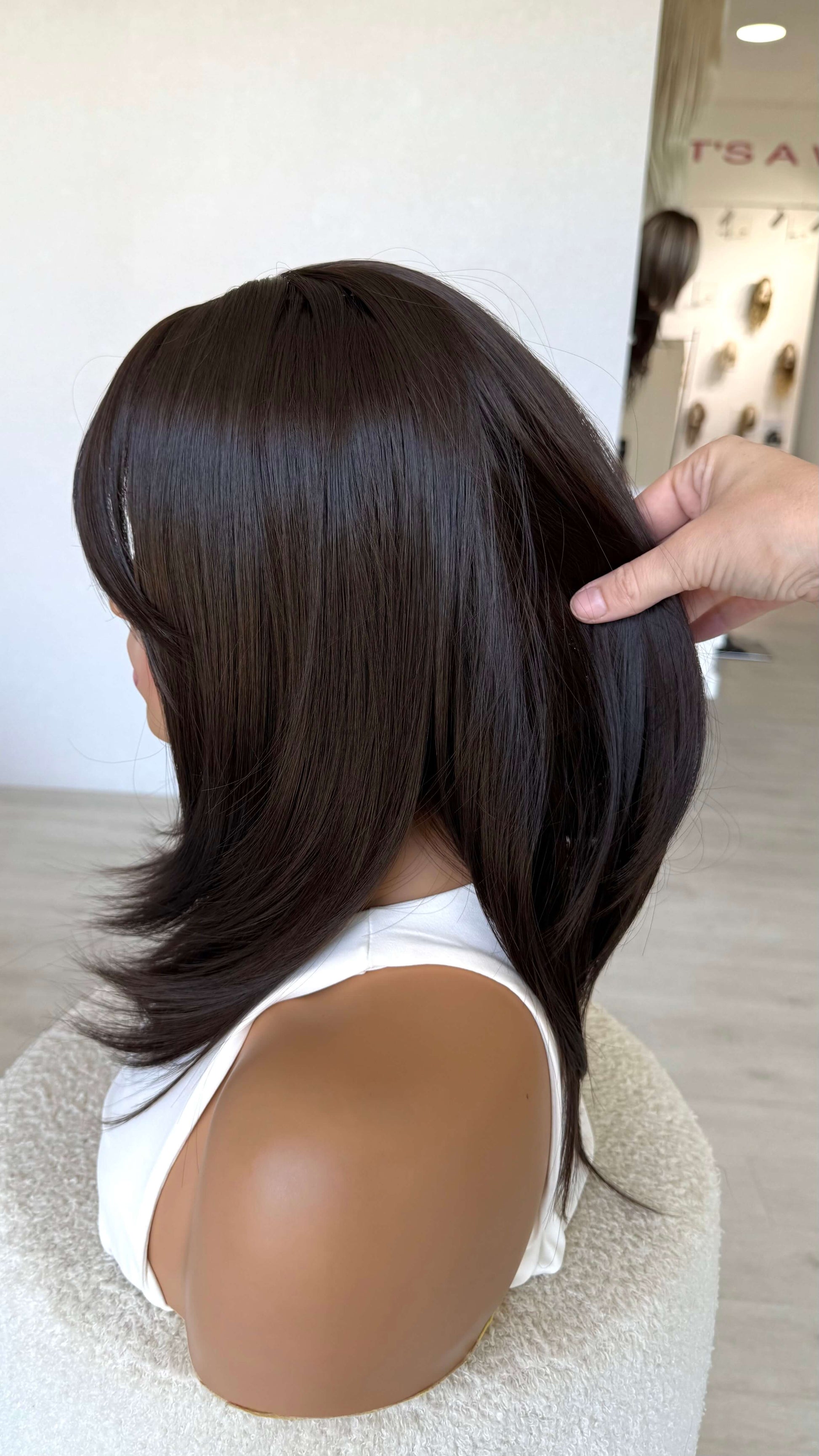 side on view, showing length and colour from sides and back. glueless synthetic wig australia