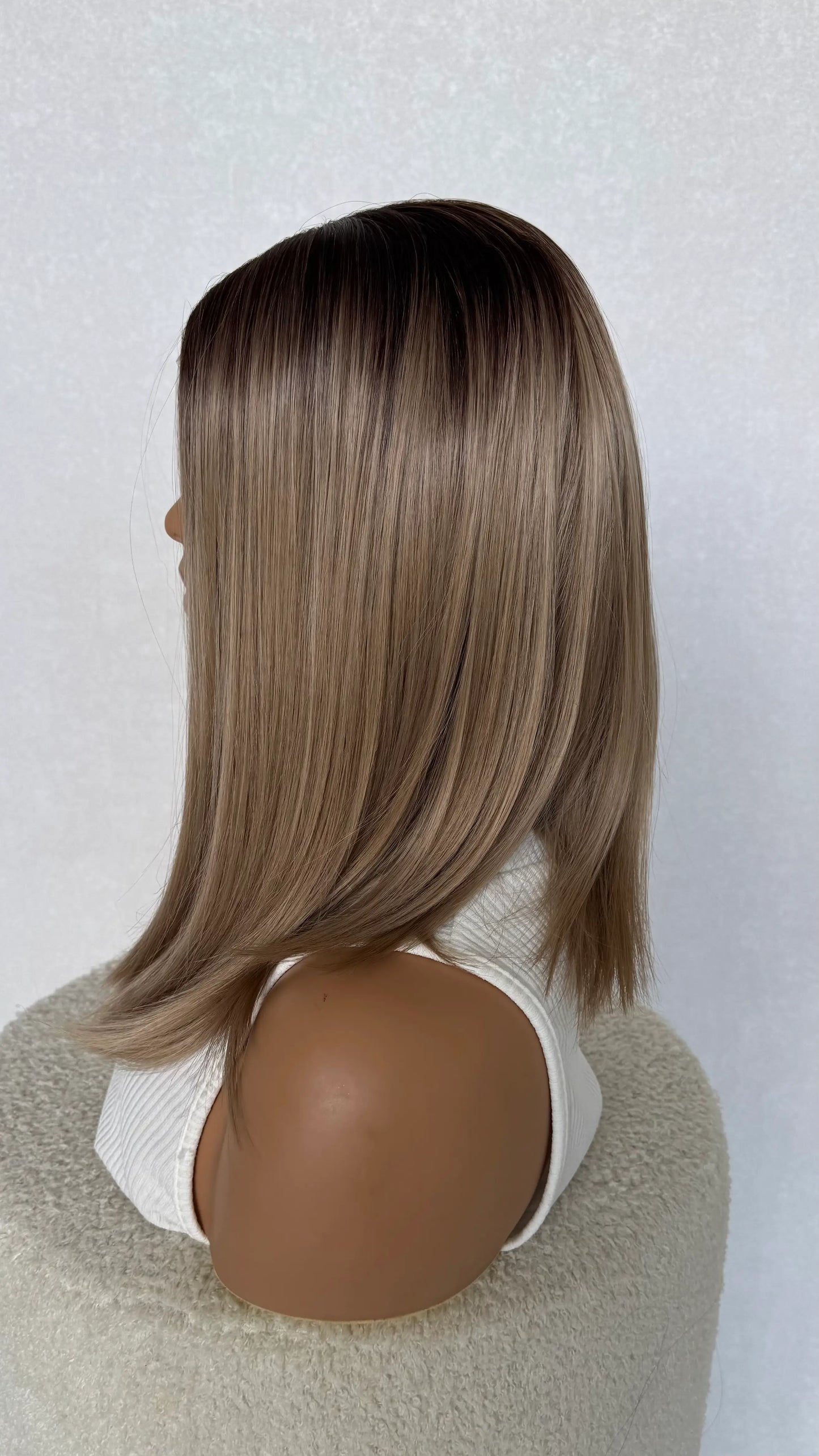 lacefront synthetic wig australia, side view showing colour.